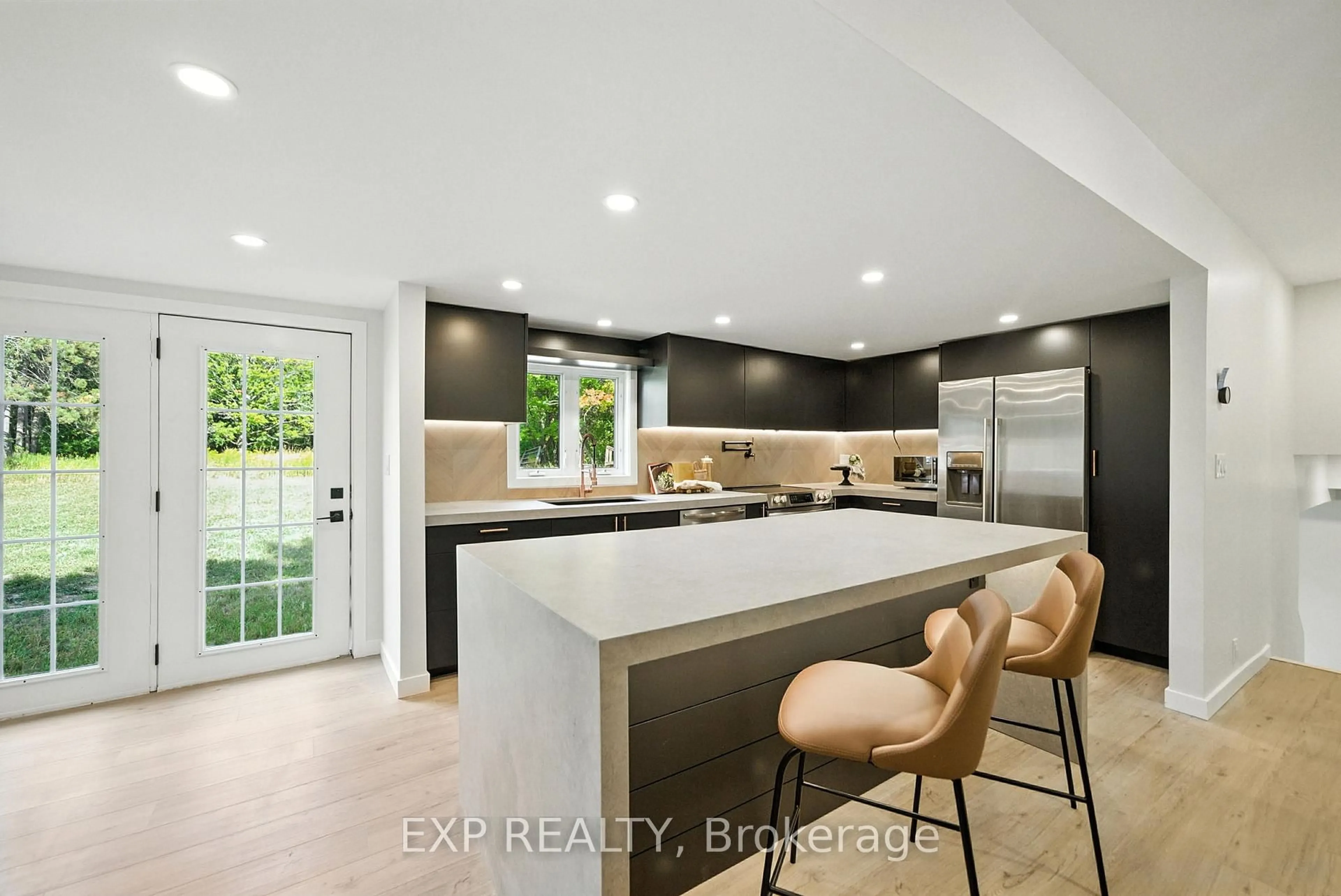 Contemporary kitchen, ceramic/tile floor for 305 County Rd 46, Havelock-Belmont-Methuen Ontario K0L 1Z0