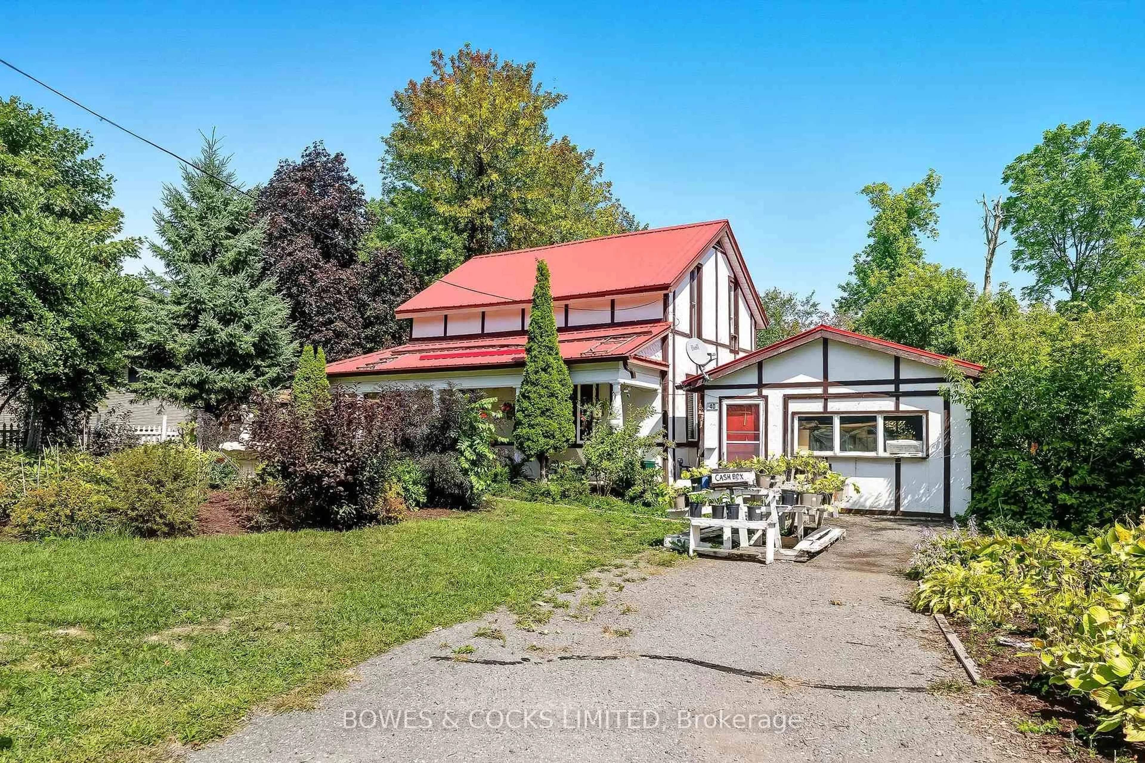 A pic from outside/outdoor area/front of a property/back of a property/a pic from drone, street for 40 Victoria St, Asphodel-Norwood Ontario K0L 2V0