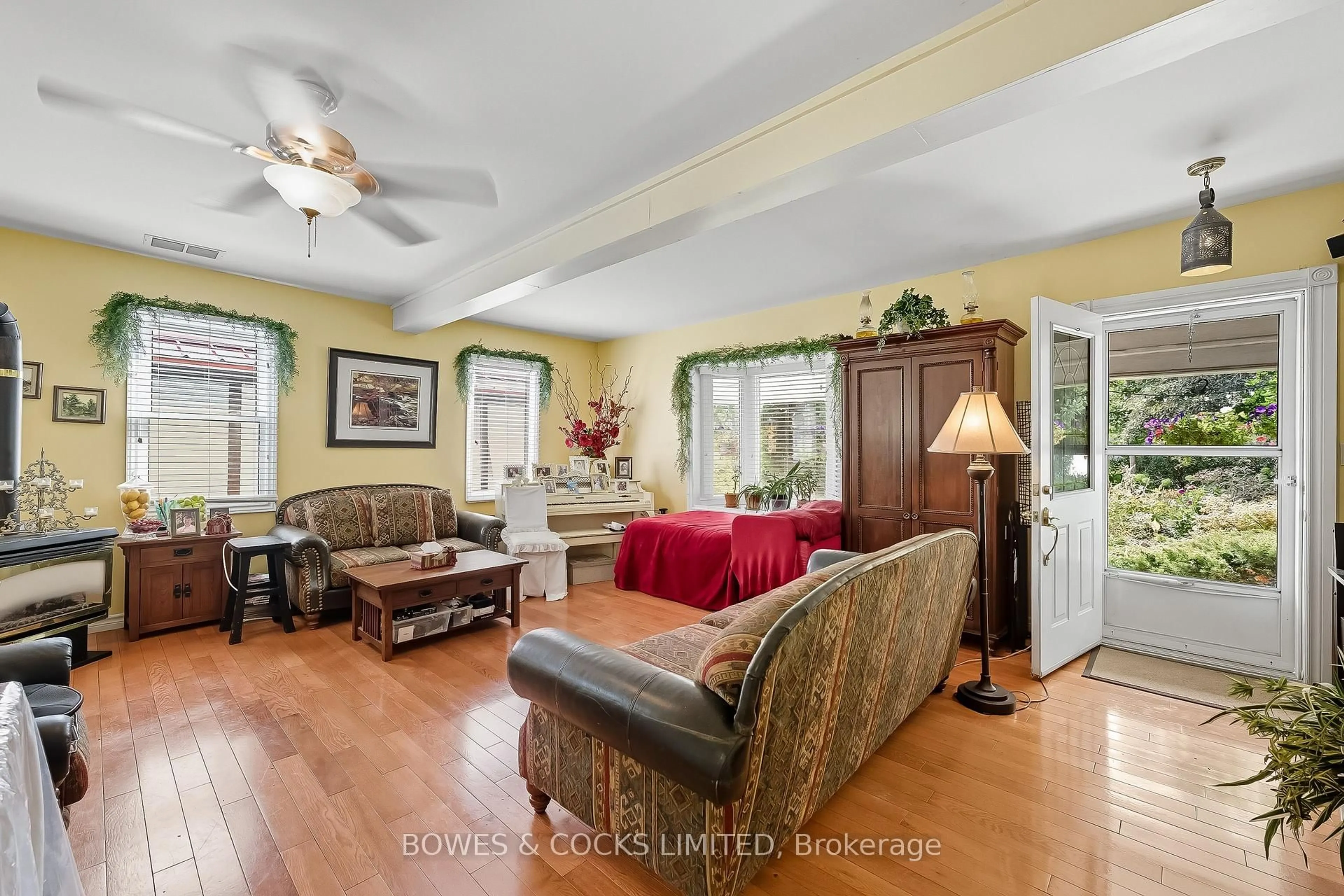 Living room with furniture, unknown for 40 Victoria St, Asphodel-Norwood Ontario K0L 2V0