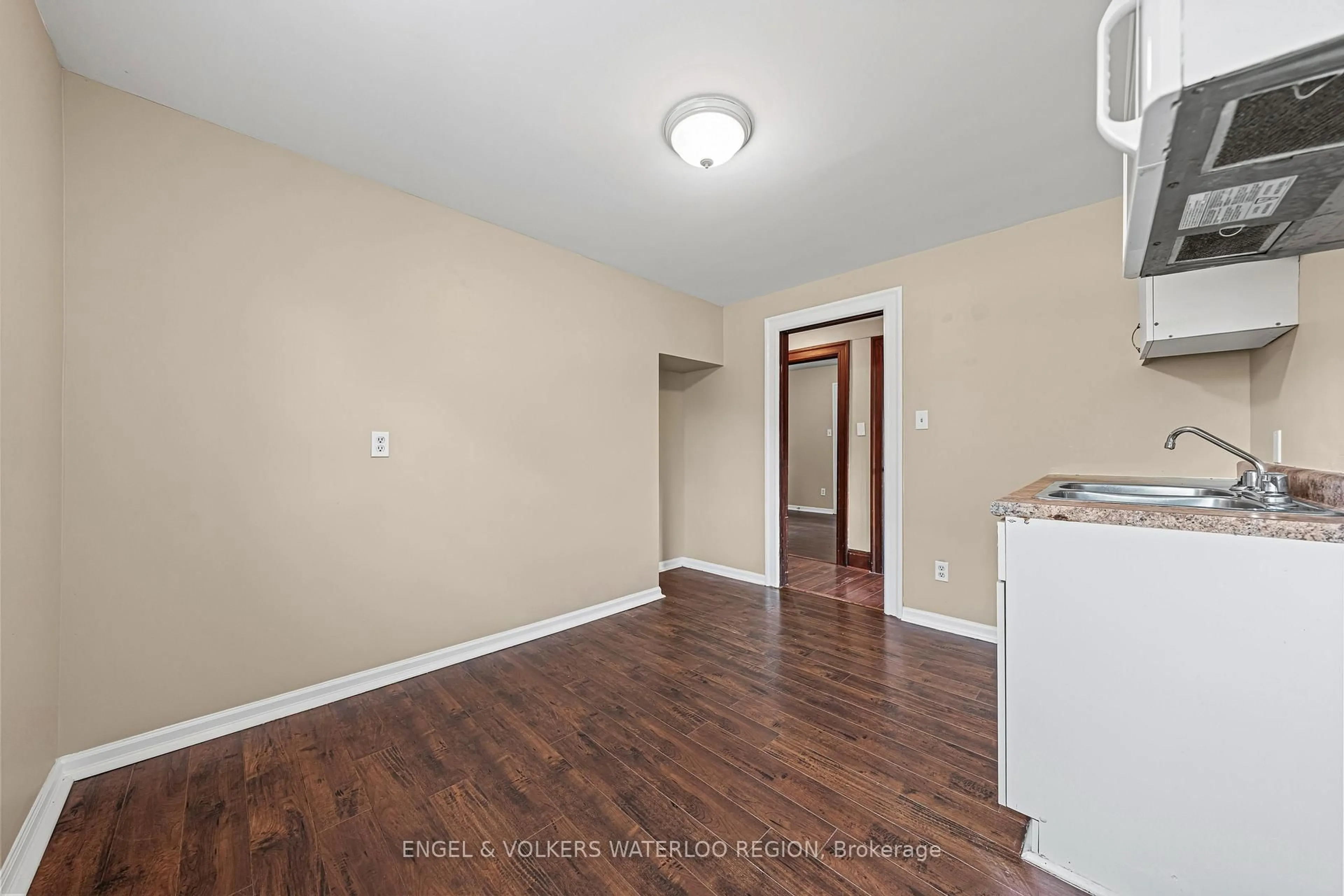 A pic of a room for 854 William St, Cambridge Ontario N3H 3X1