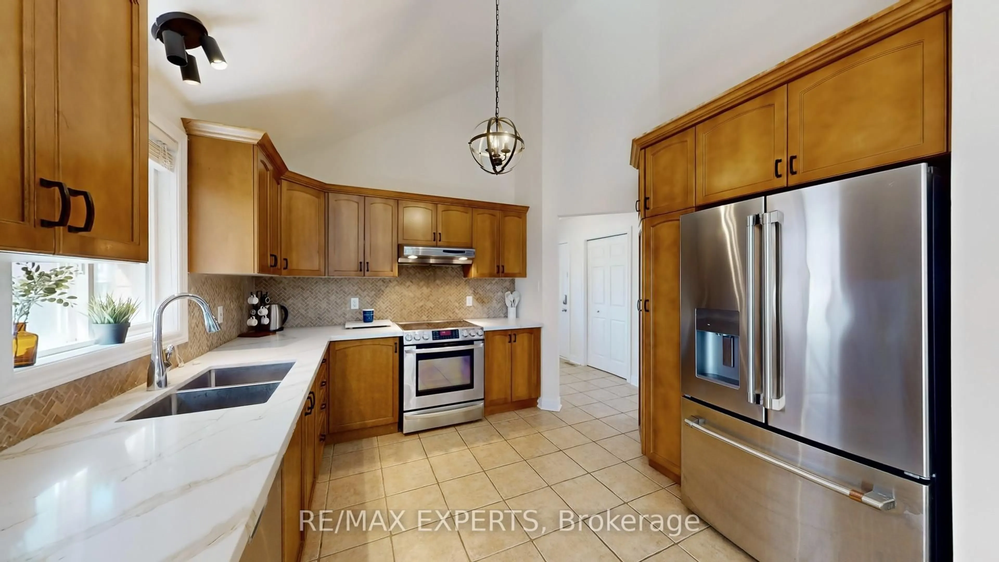 Open concept kitchen, ceramic/tile floor for 11 Wilton Rd, Guelph Ontario N1E 7L5