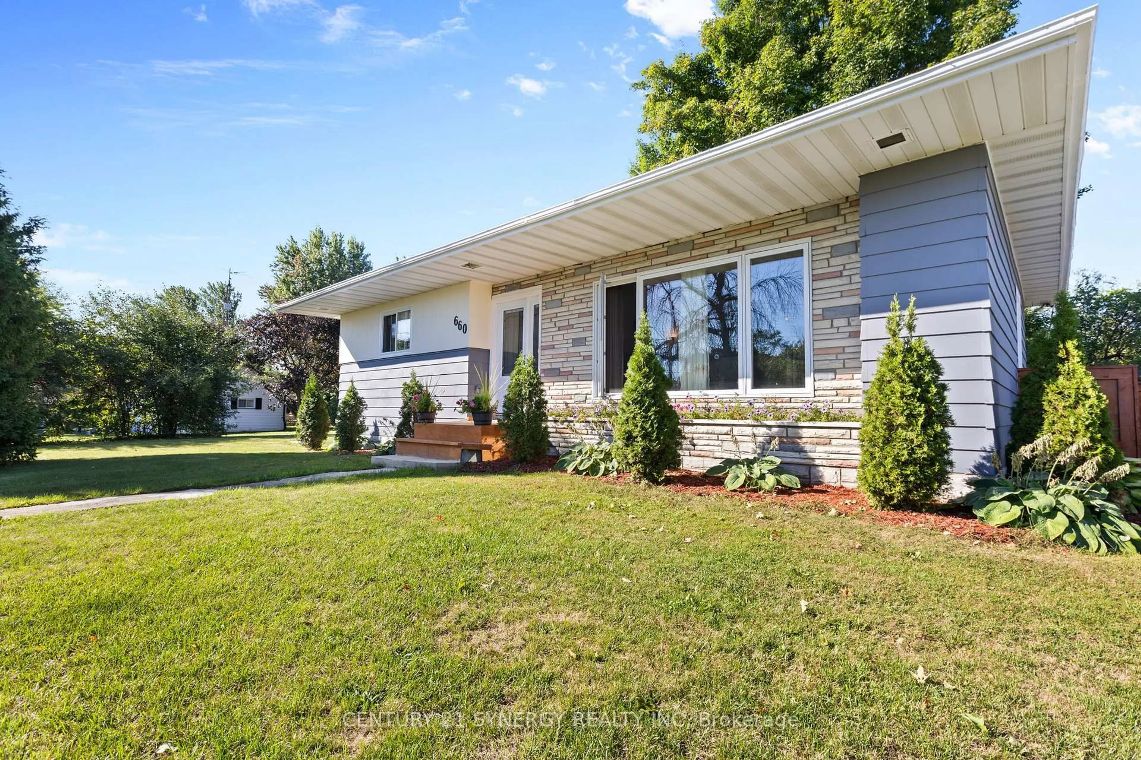 Home with vinyl exterior material, unknown for 660 County 29 Rd, Elizabethtown-Kitley Ontario K0G 1G0