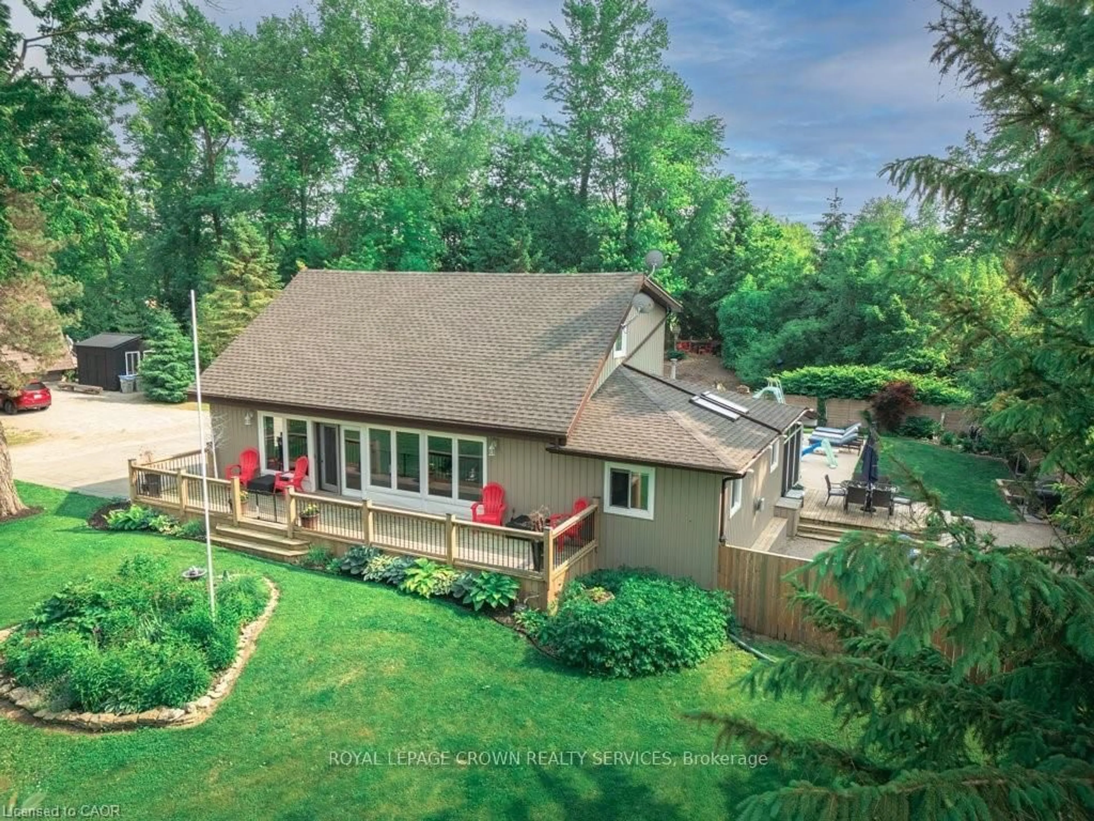 A pic from outside/outdoor area/front of a property/back of a property/a pic from drone, water/lake/river/ocean view for 8463 Defore Dr, Lambton Shores Ontario N0M 1T0