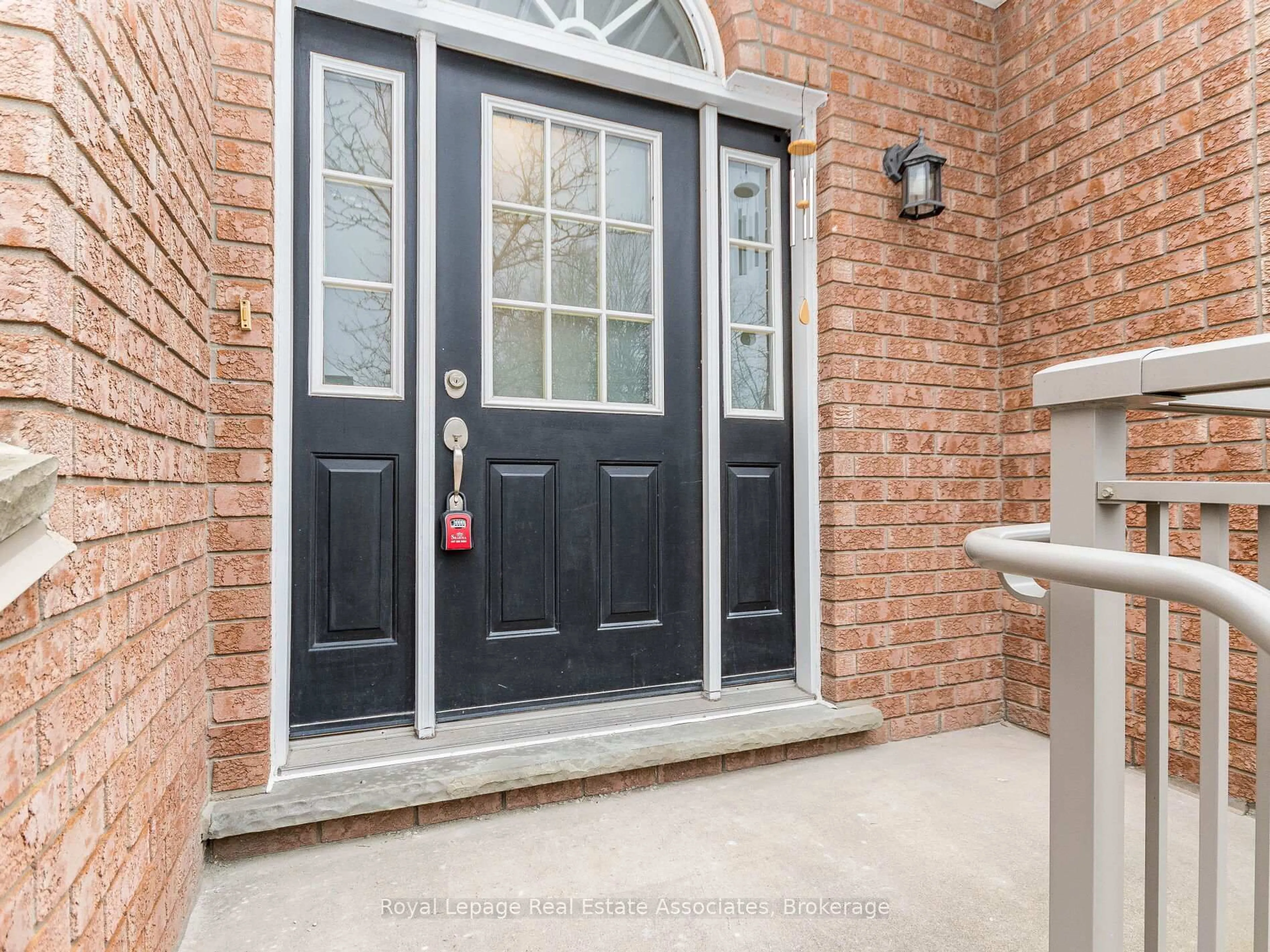 Indoor entryway for 310 Christopher Dr #8, Cambridge Ontario N1P 1B4