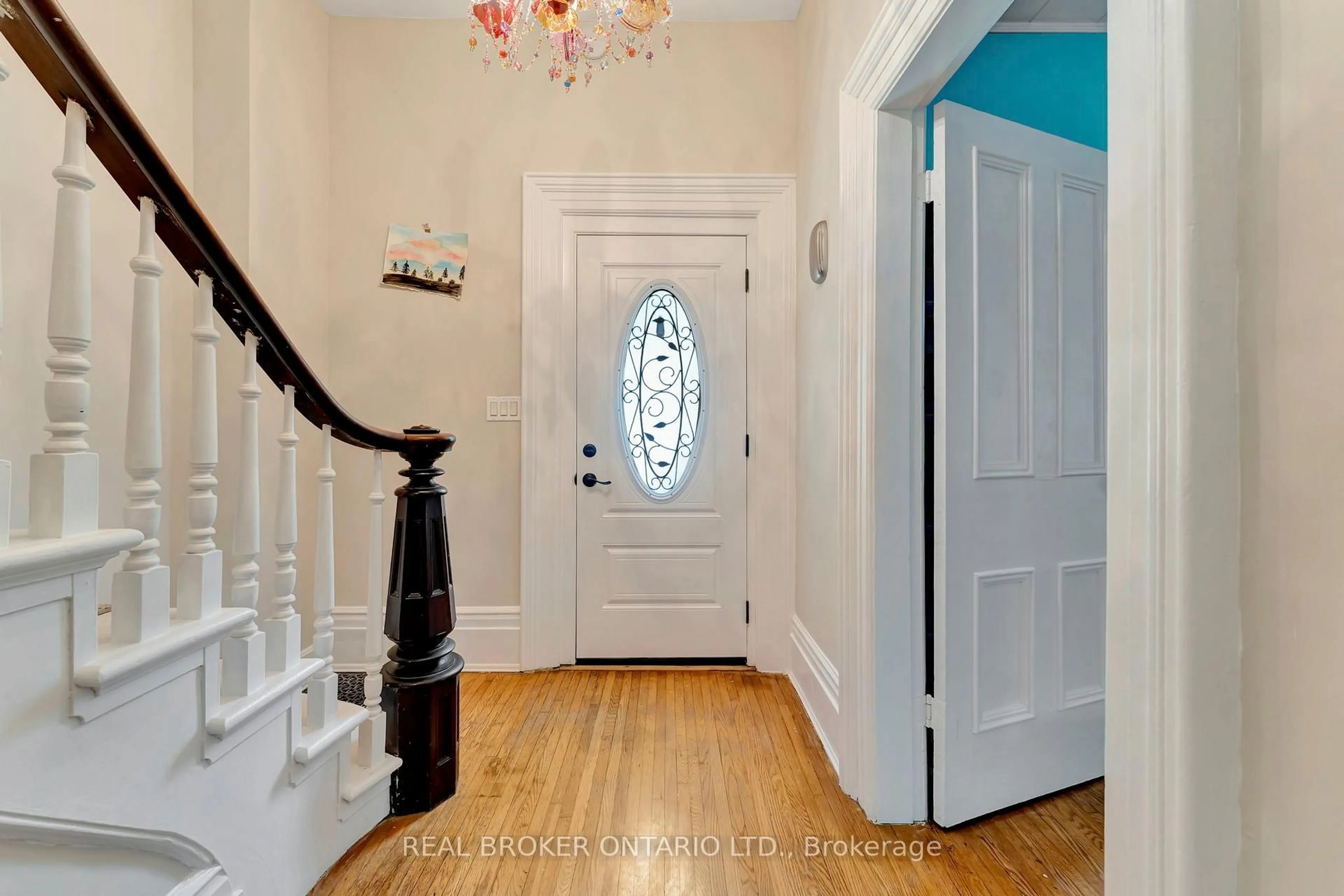 Indoor entryway for 16 Stover St, Norwich Ontario N0J 1P0