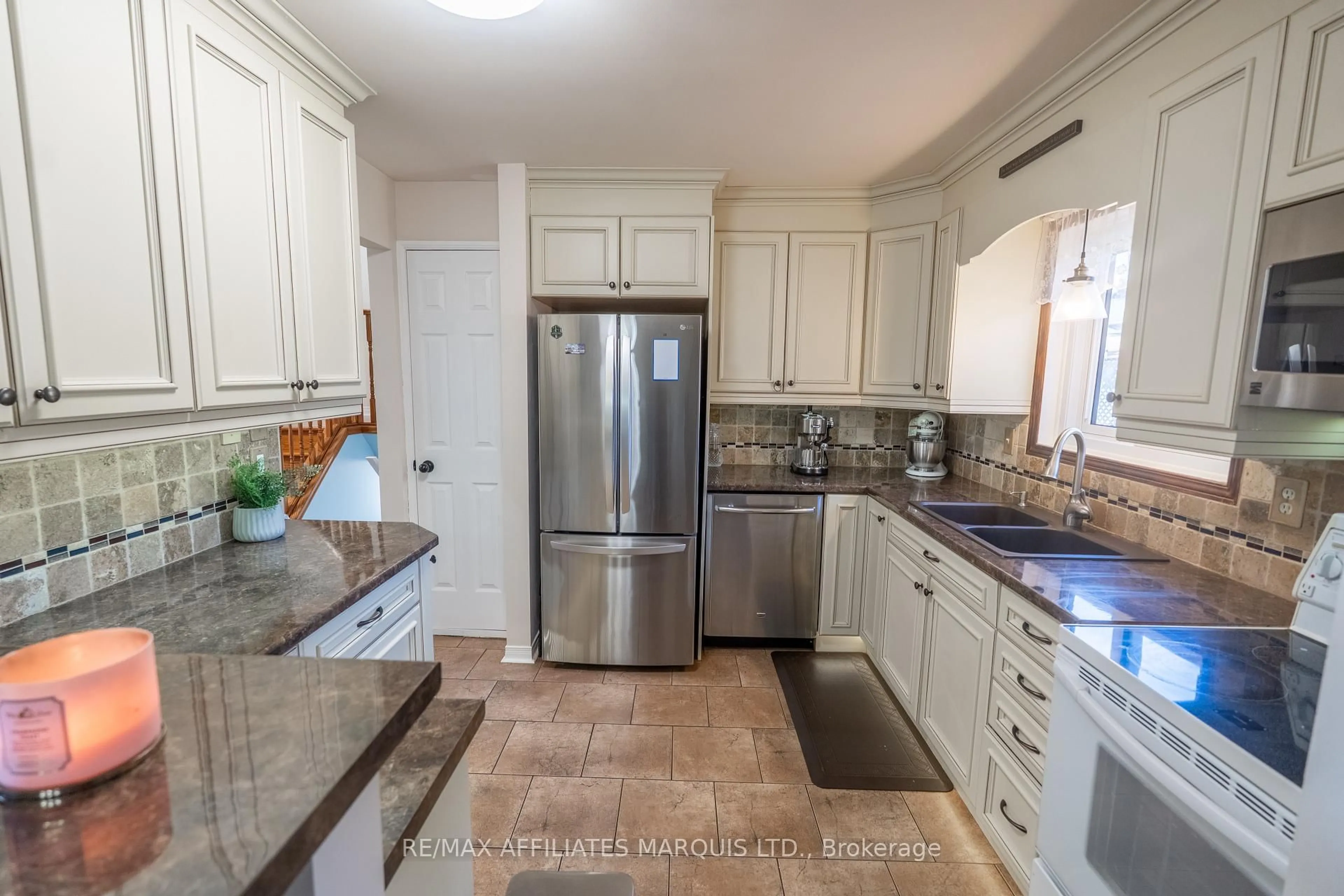 Unknown for 1619 First St, Cornwall Ontario K6H 7A5