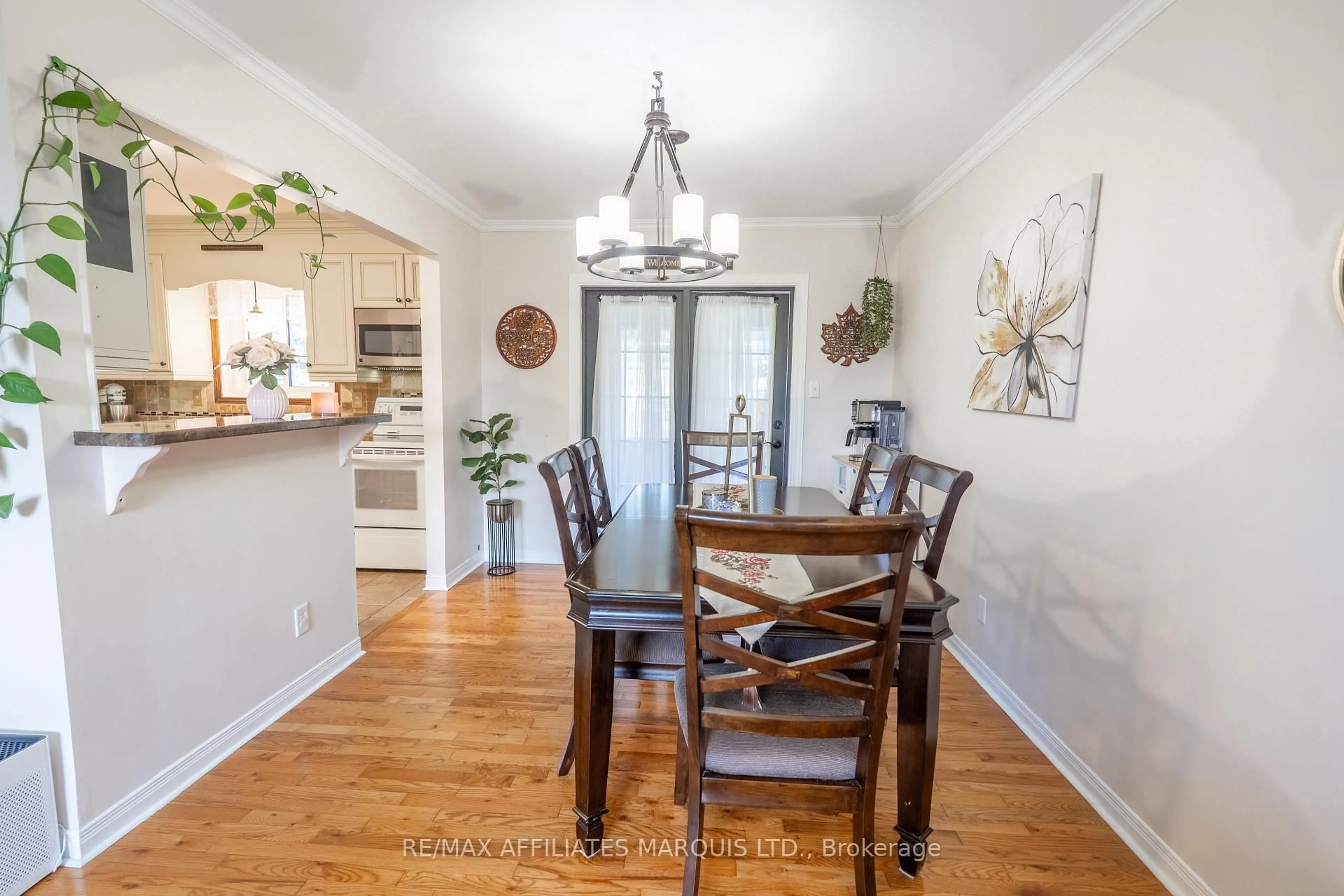 Dining room, wood/laminate floor for 1619 First St, Cornwall Ontario K6H 7A5