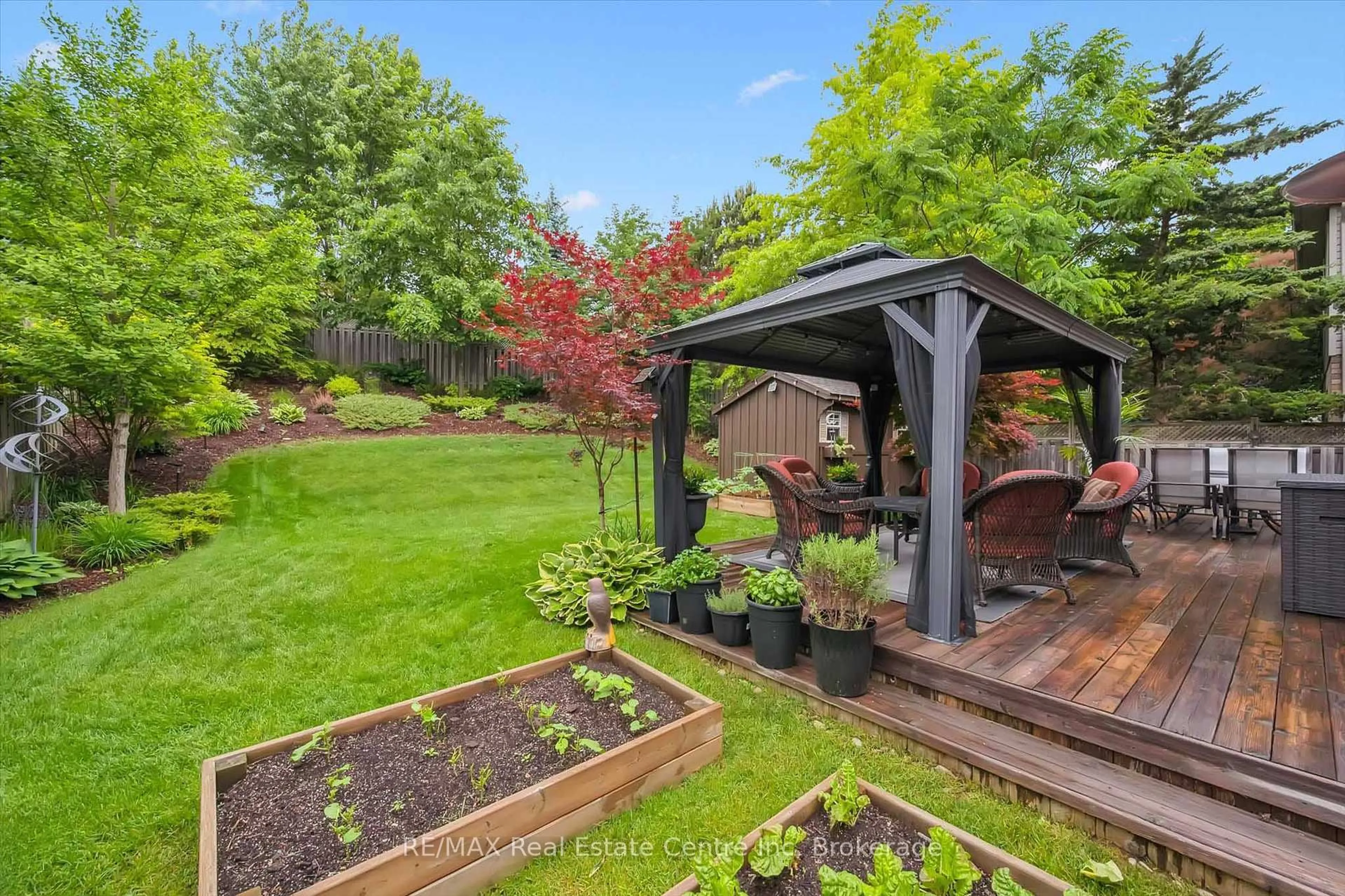 Patio, water/lake/river/ocean view for 32 Frasson Dr, Guelph Ontario N1E 7J9