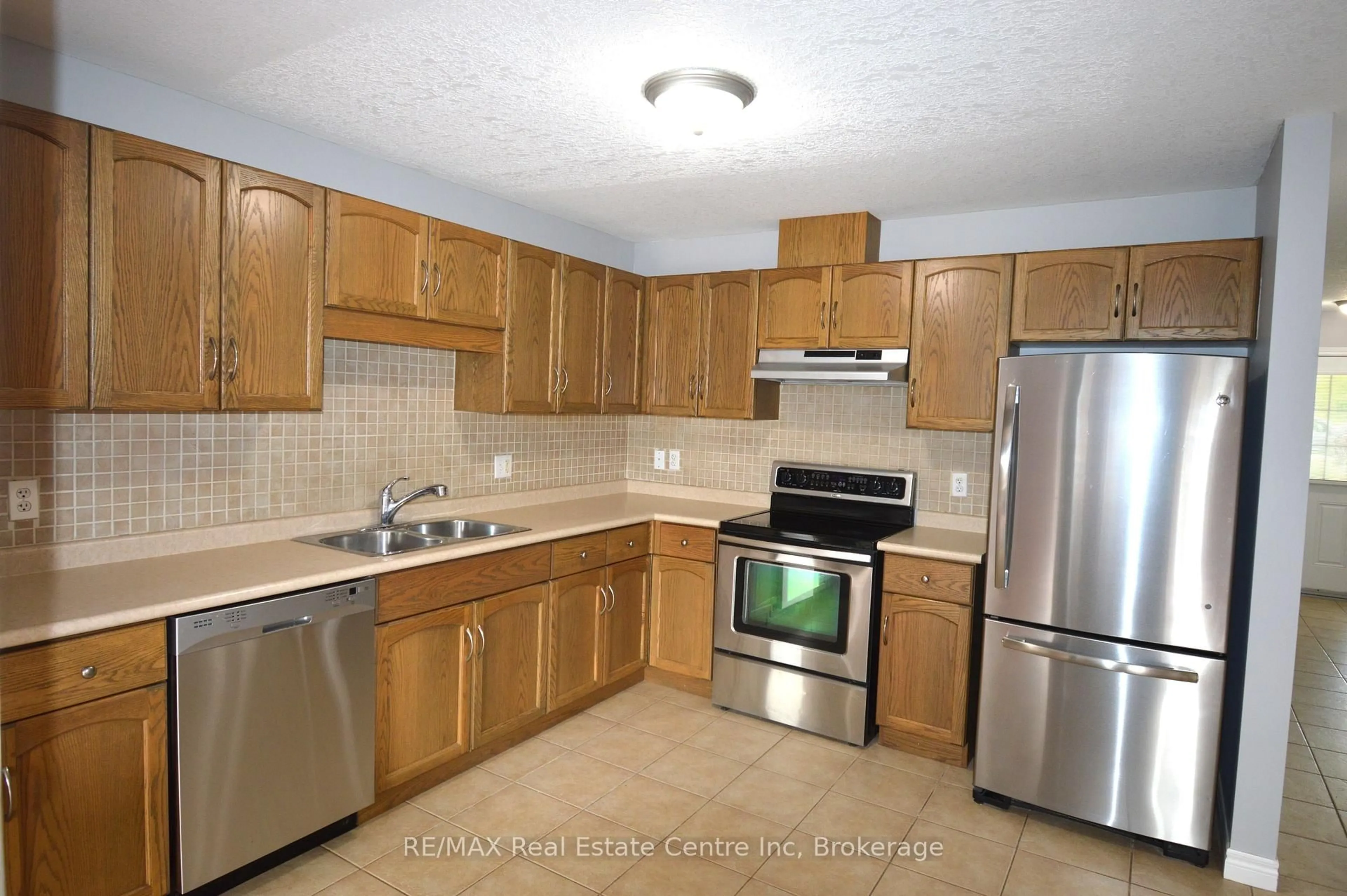 Standard kitchen, unknown for 49 Edwards St, Guelph Ontario N1E 0B8