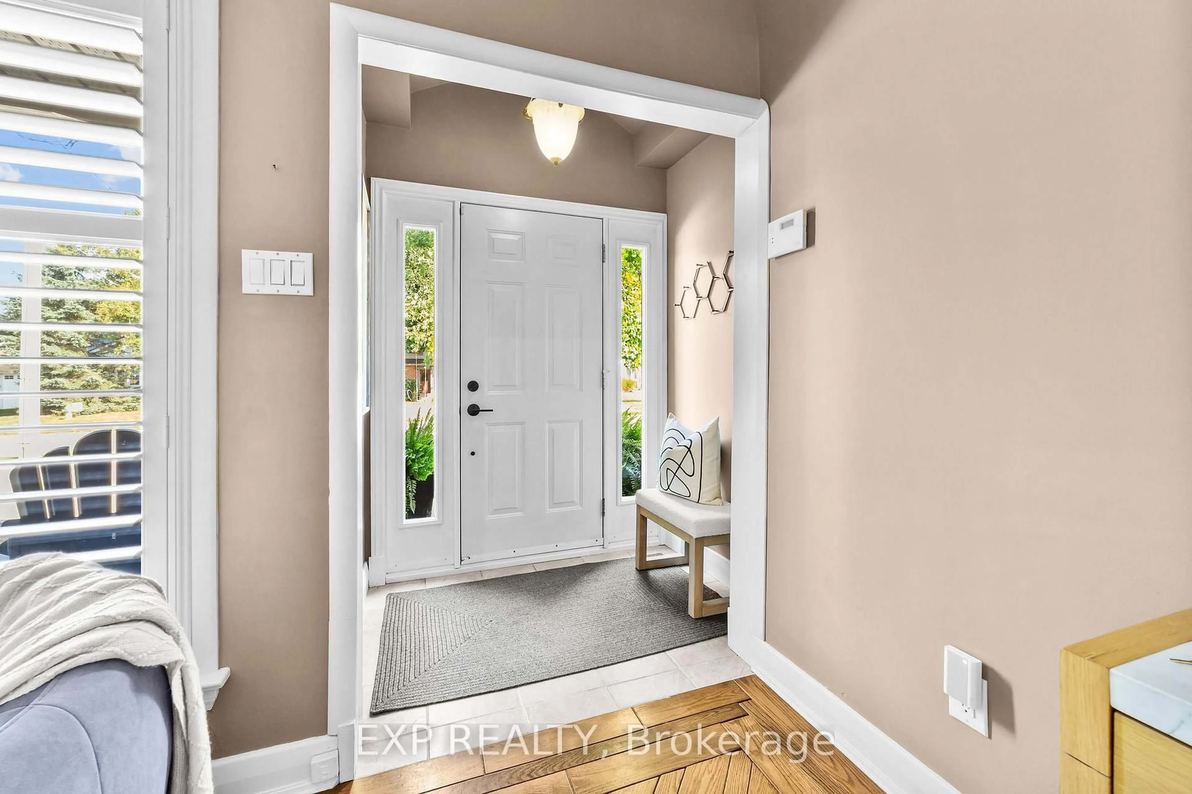 Indoor entryway for 57 Marianna Dr, London South Ontario N6P 1B9