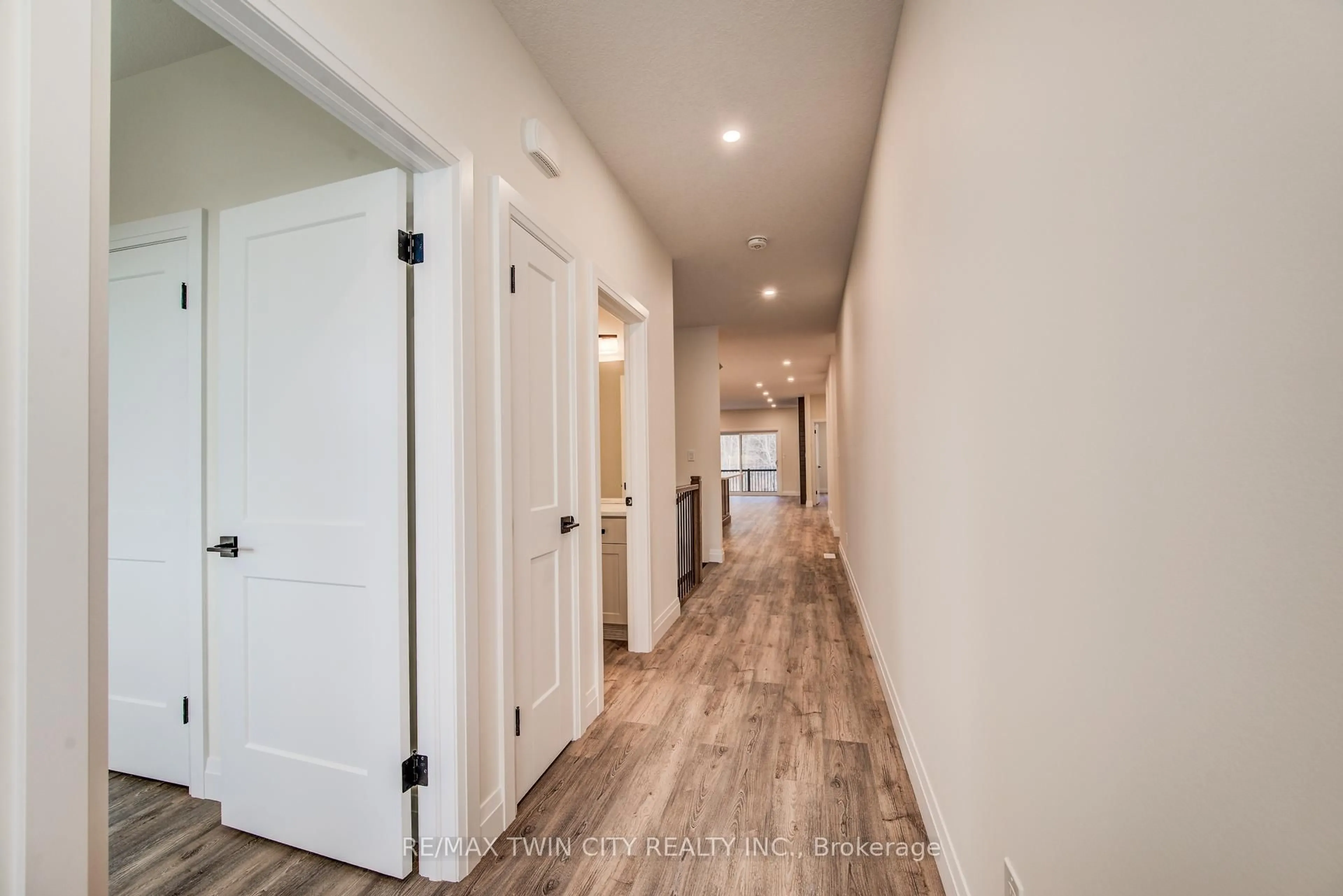 Indoor entryway for 27 Tupelo Cres, Woolwich Ontario N3B 0G1