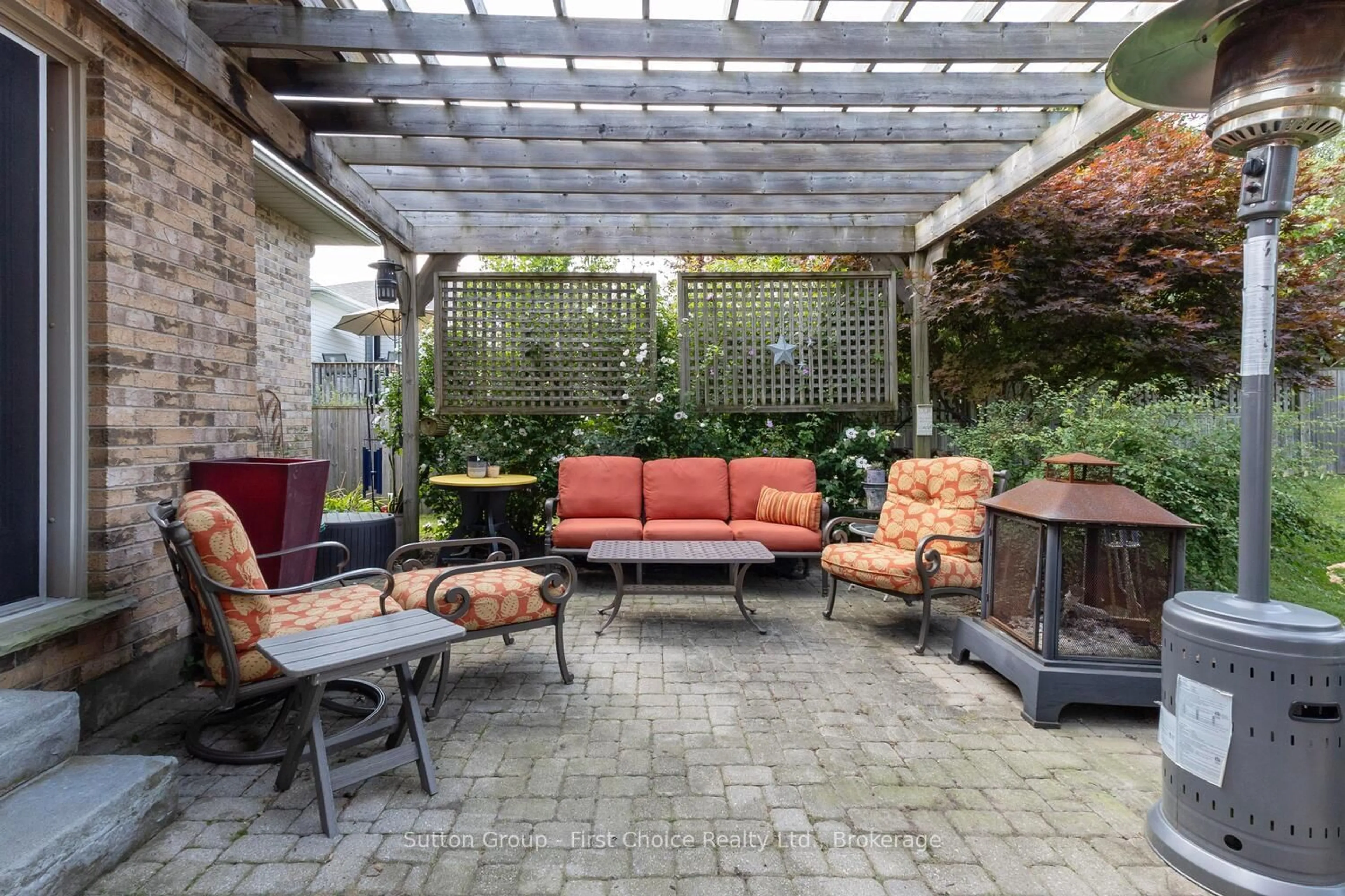 Patio, street for 338 Delamere Ave, Stratford Ontario N5A 5A4
