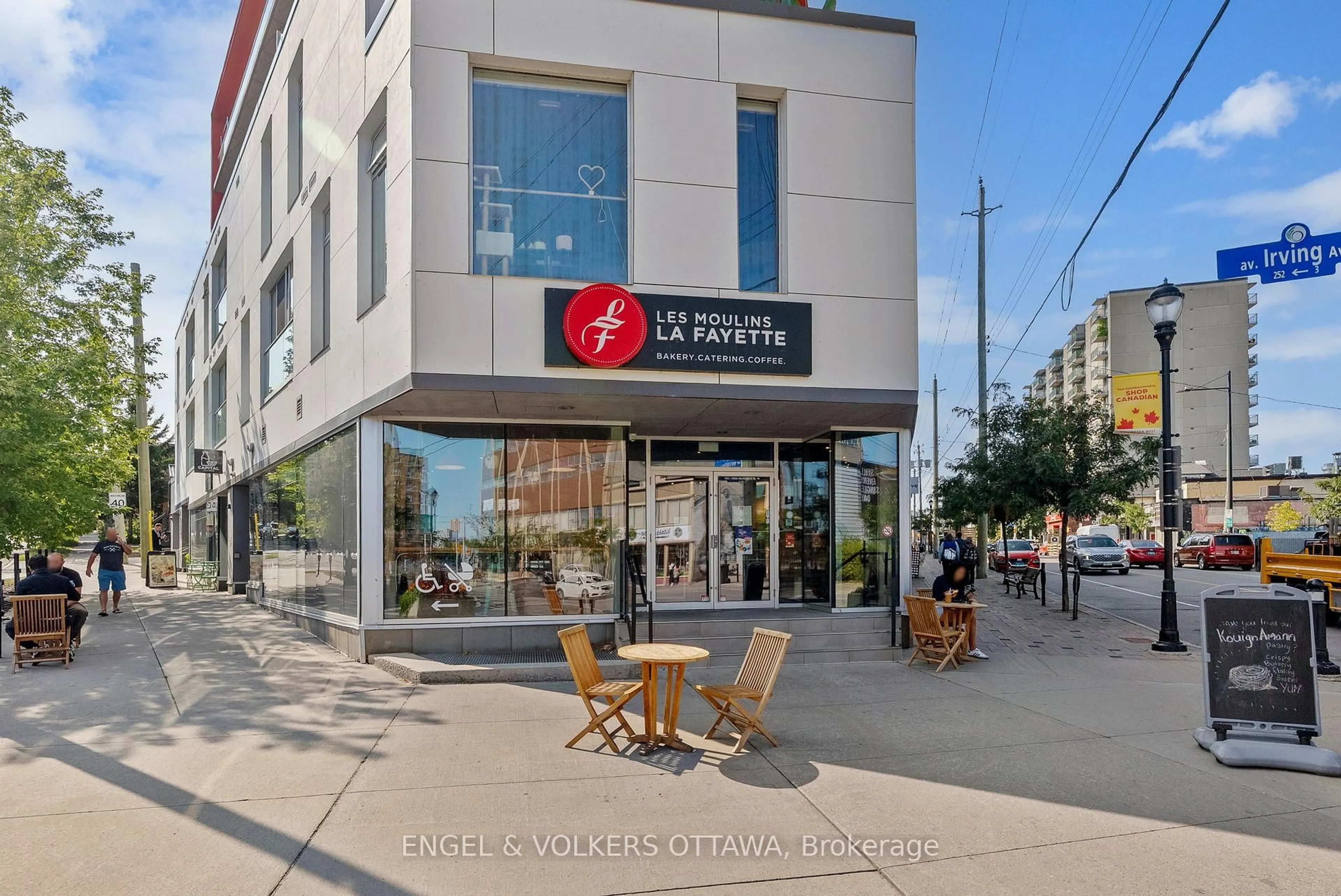 Patio, street for 1000 Wellington St #209, Ottawa Ontario K1Y 2X9