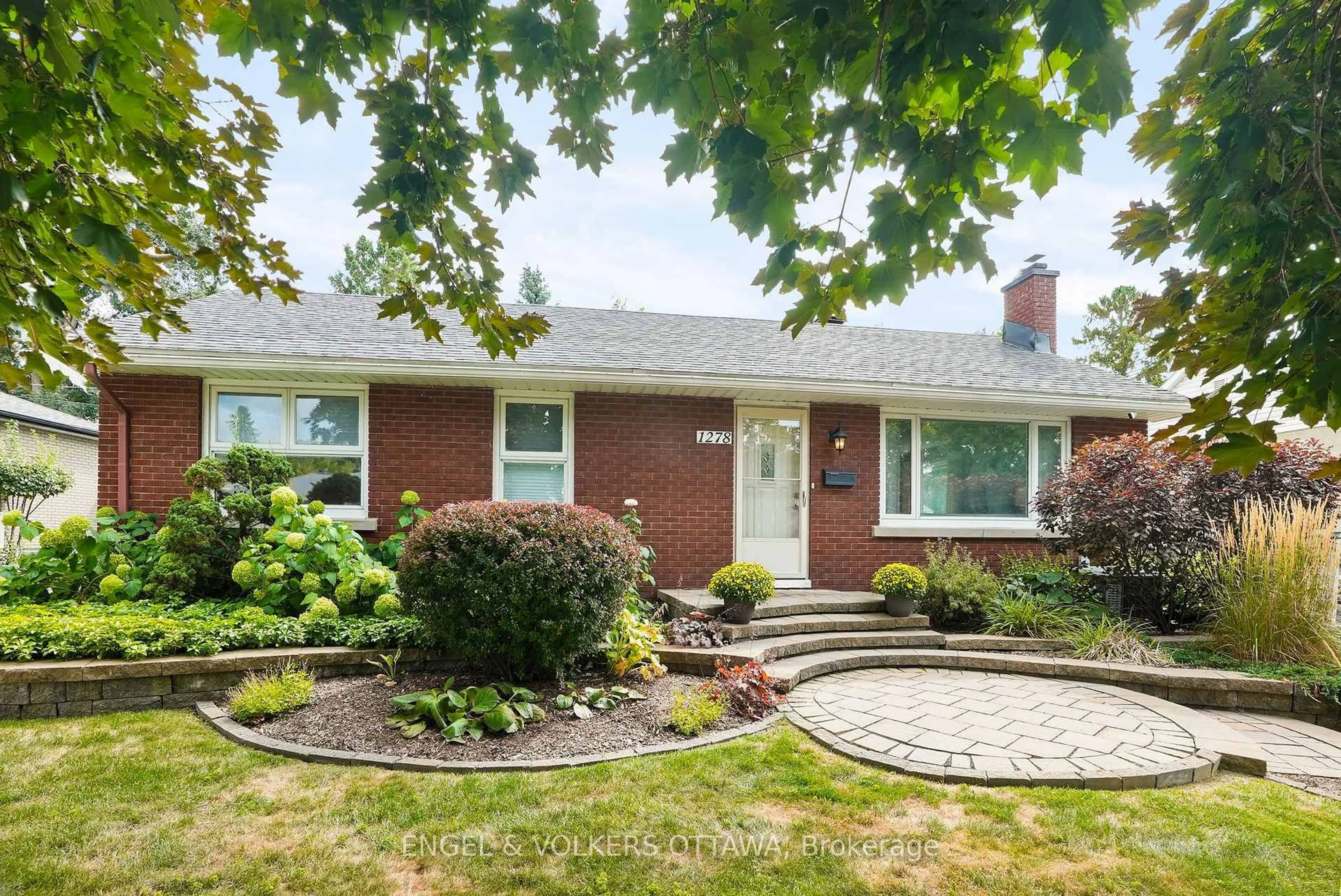 Home with brick exterior material, street for 1278 Cheverton Ave, Ottawa Ontario K1H 7P6