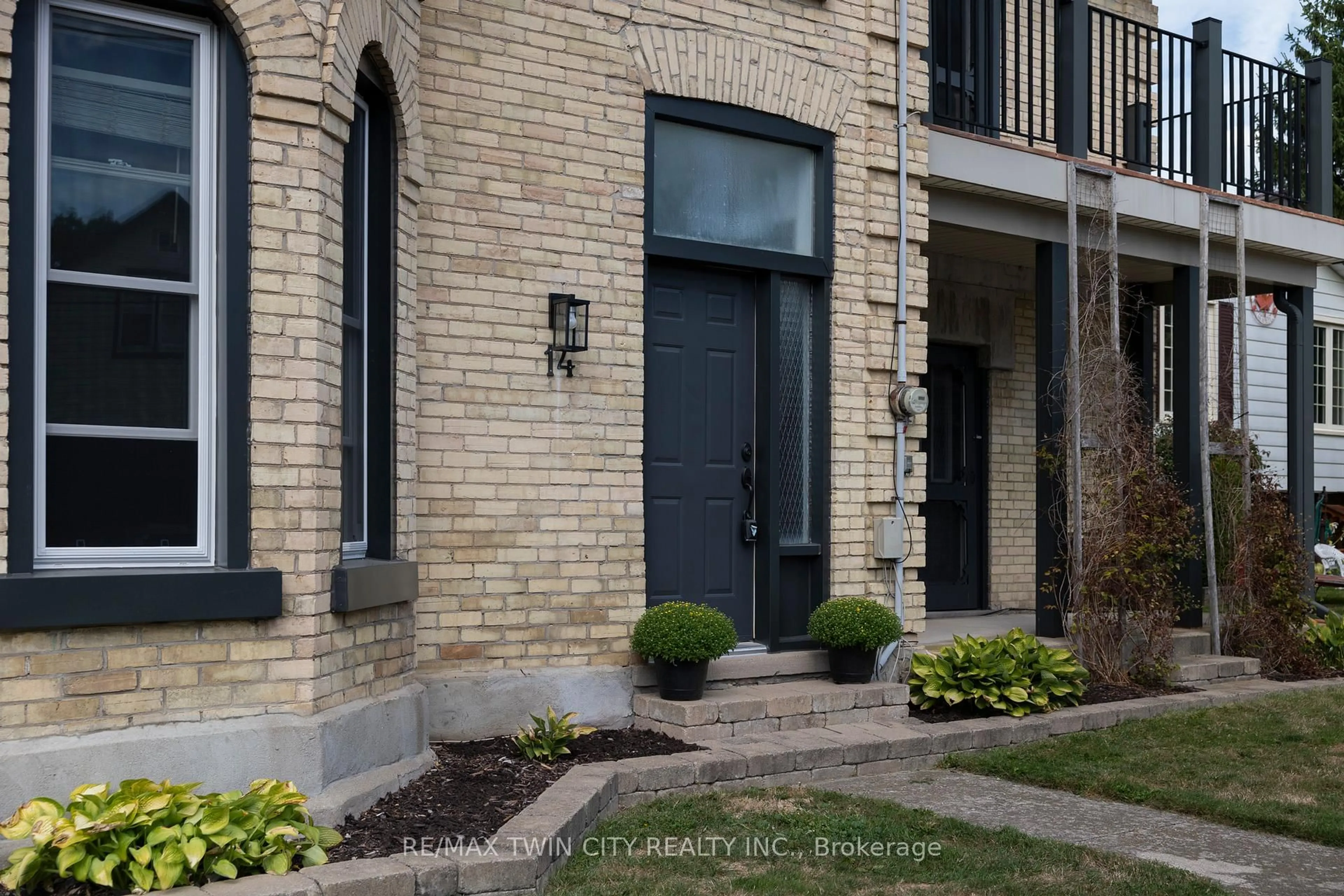 Home with brick exterior material, street for 14 ELGIN St, Norwich Ontario N0J 1P0