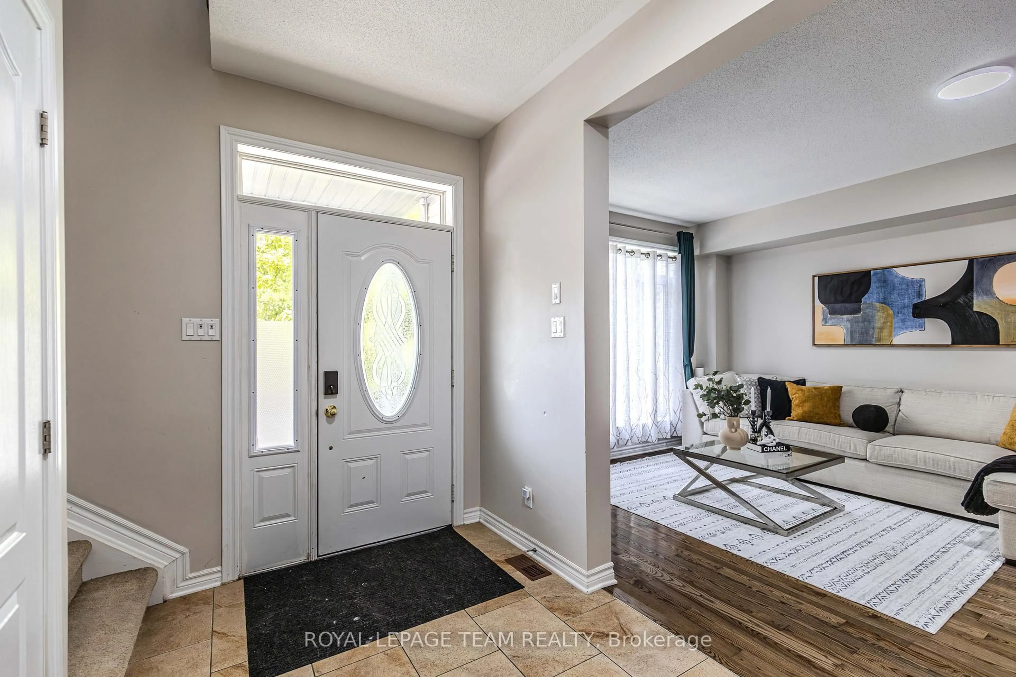 Indoor entryway for 55 Emerald Pond Private, Ottawa Ontario K1T 0C3