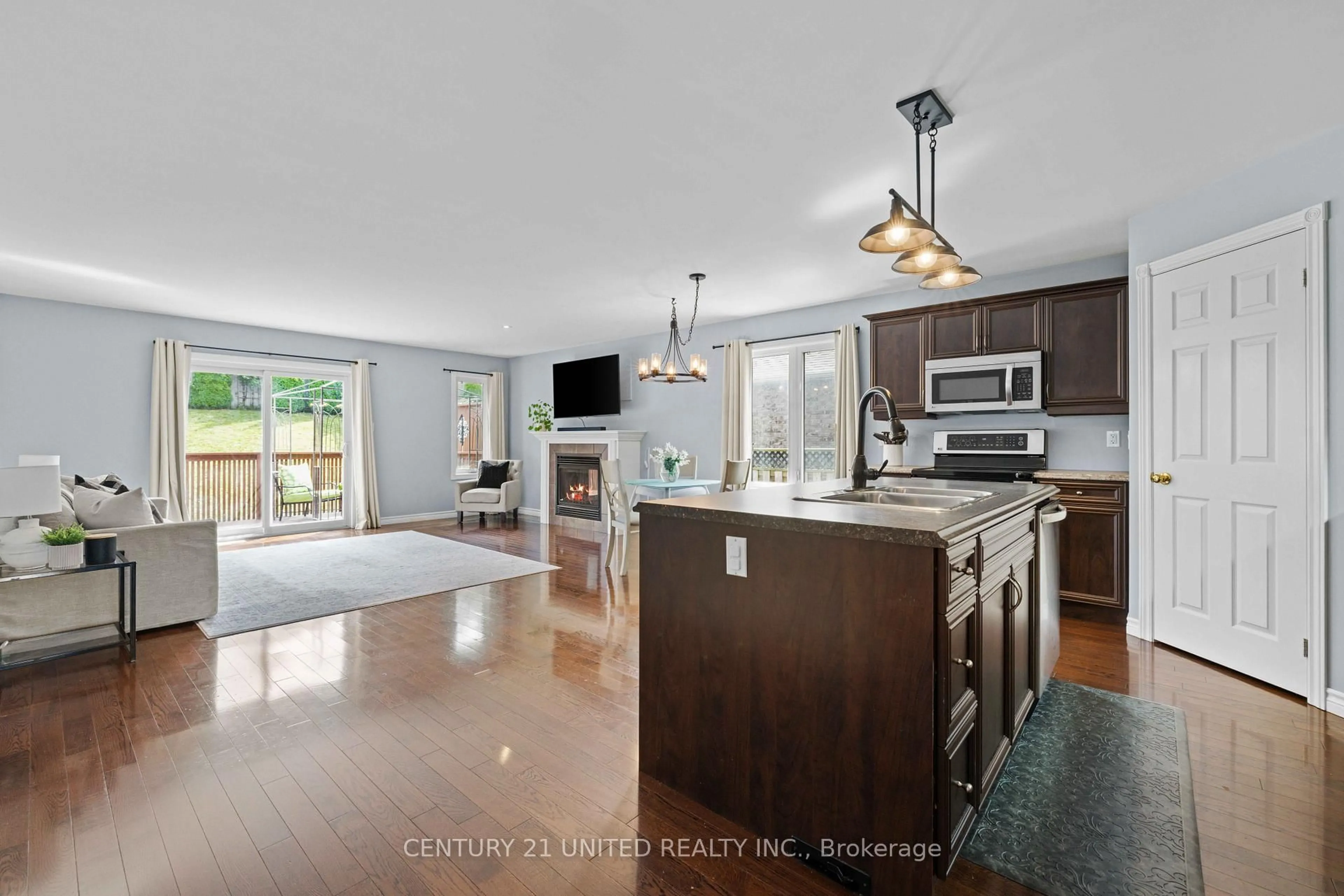 Open concept kitchen, unknown for 385 Bianco Cres, Peterborough Ontario K9K 0A5