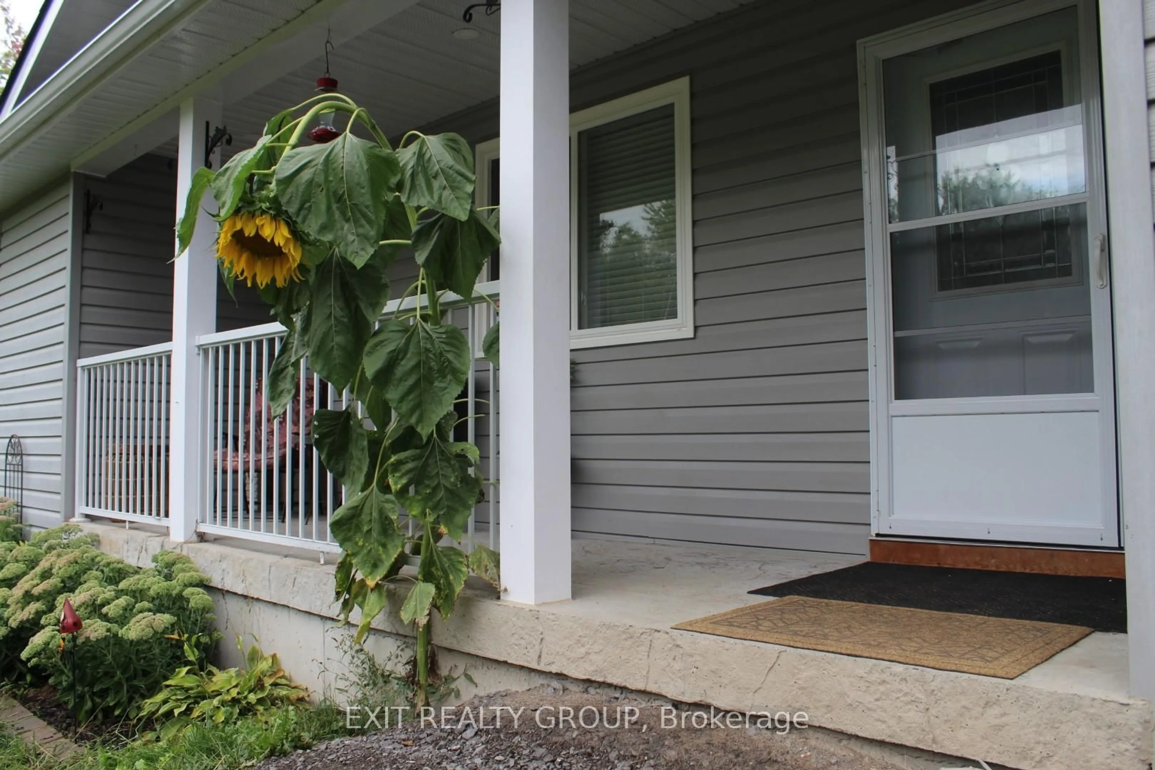 Indoor entryway for 8321 County Road 50, Trent Hills Ontario K0K 2M0