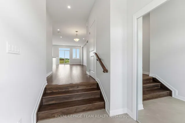 764 Fairline Row, Kanata 3