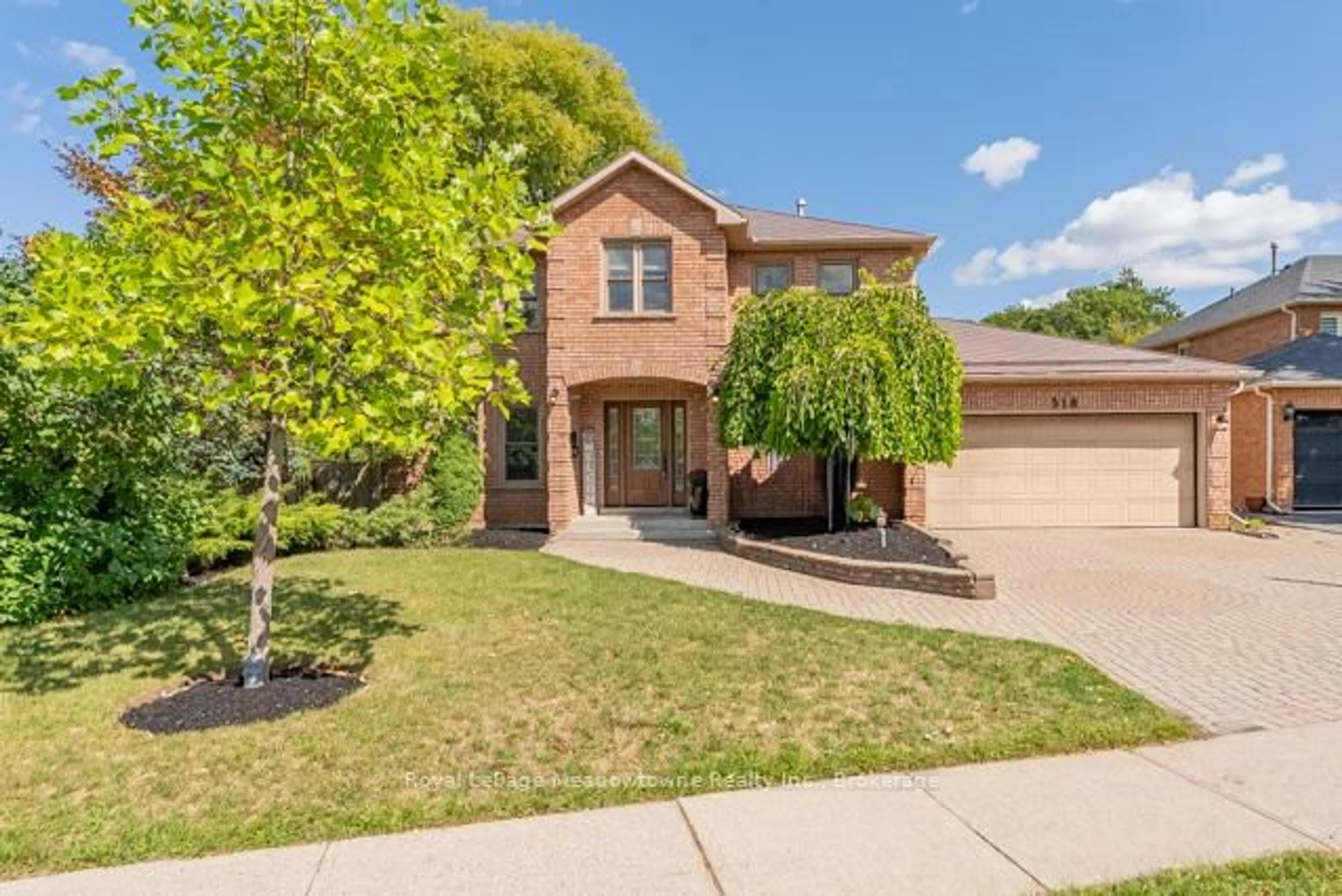 Home with brick exterior material, street for 518 Grand Ridge Dr, Cambridge Ontario N1S 4Y9