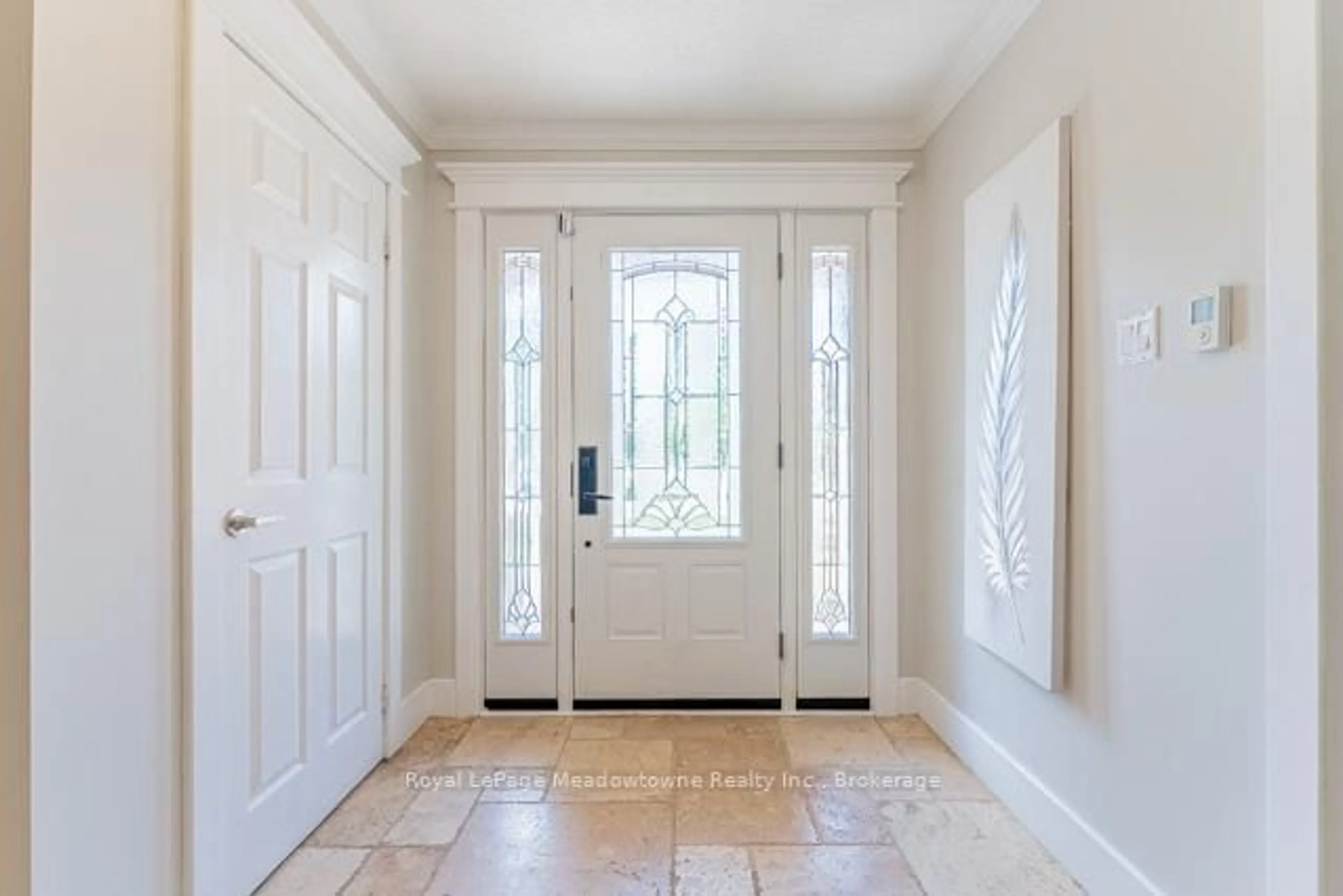 Indoor entryway for 518 Grand Ridge Dr, Cambridge Ontario N1S 4Y9