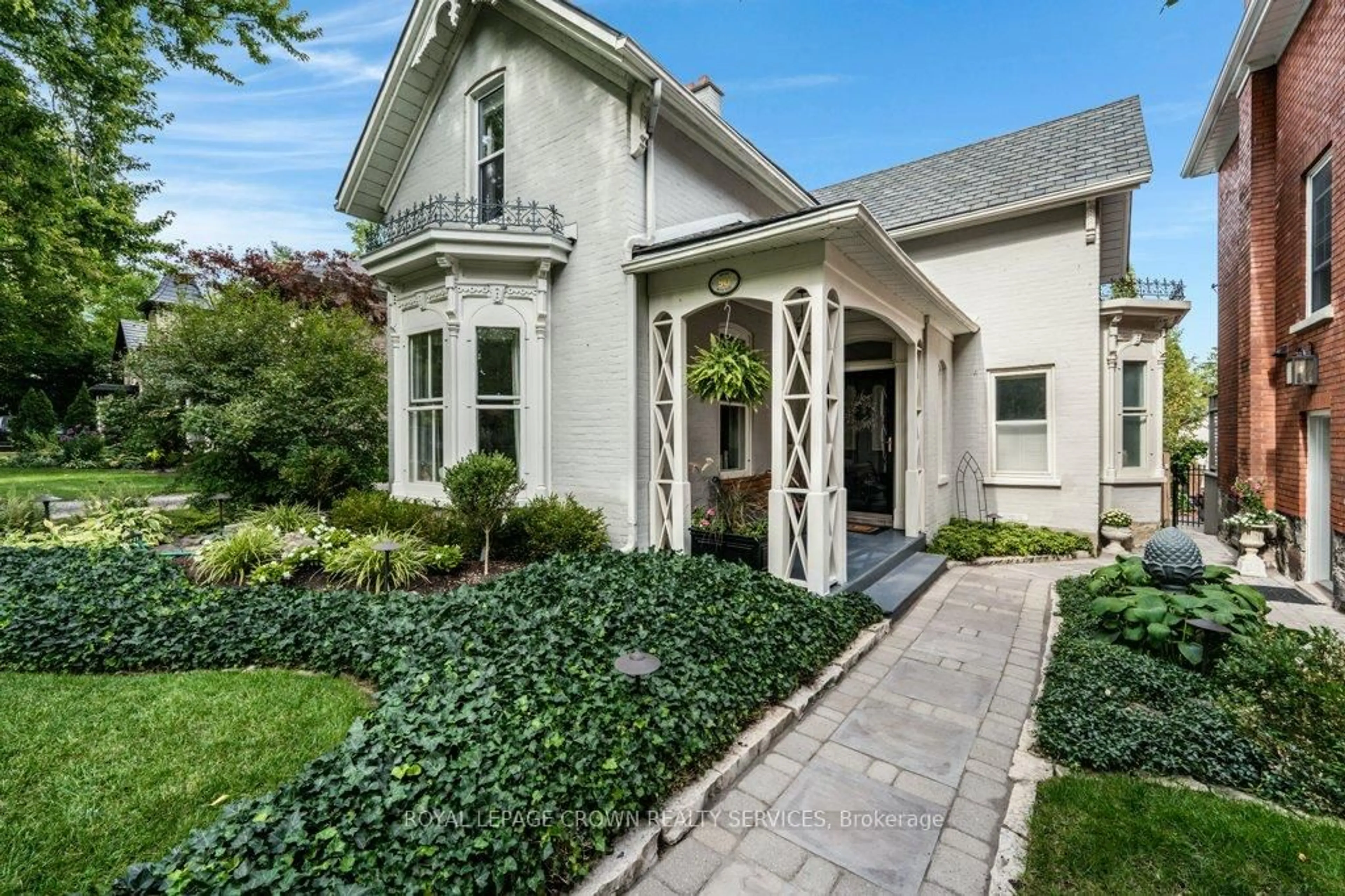 Home with brick exterior material, street for 90 blair Rd, Cambridge Ontario N1S 2J3