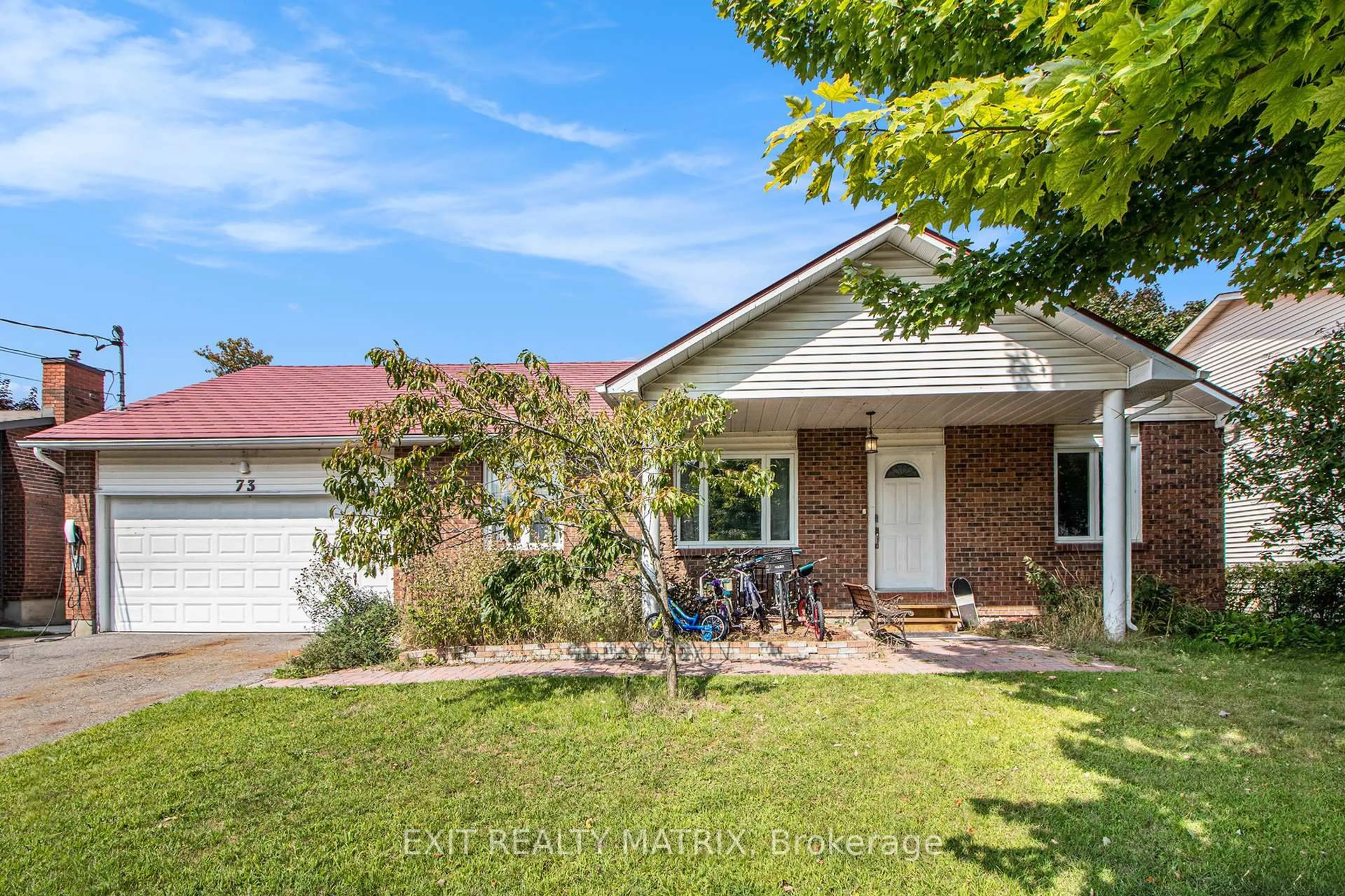 A pic from outside/outdoor area/front of a property/back of a property/a pic from drone, street for 73 George St, Russell Ontario K4R 1C2