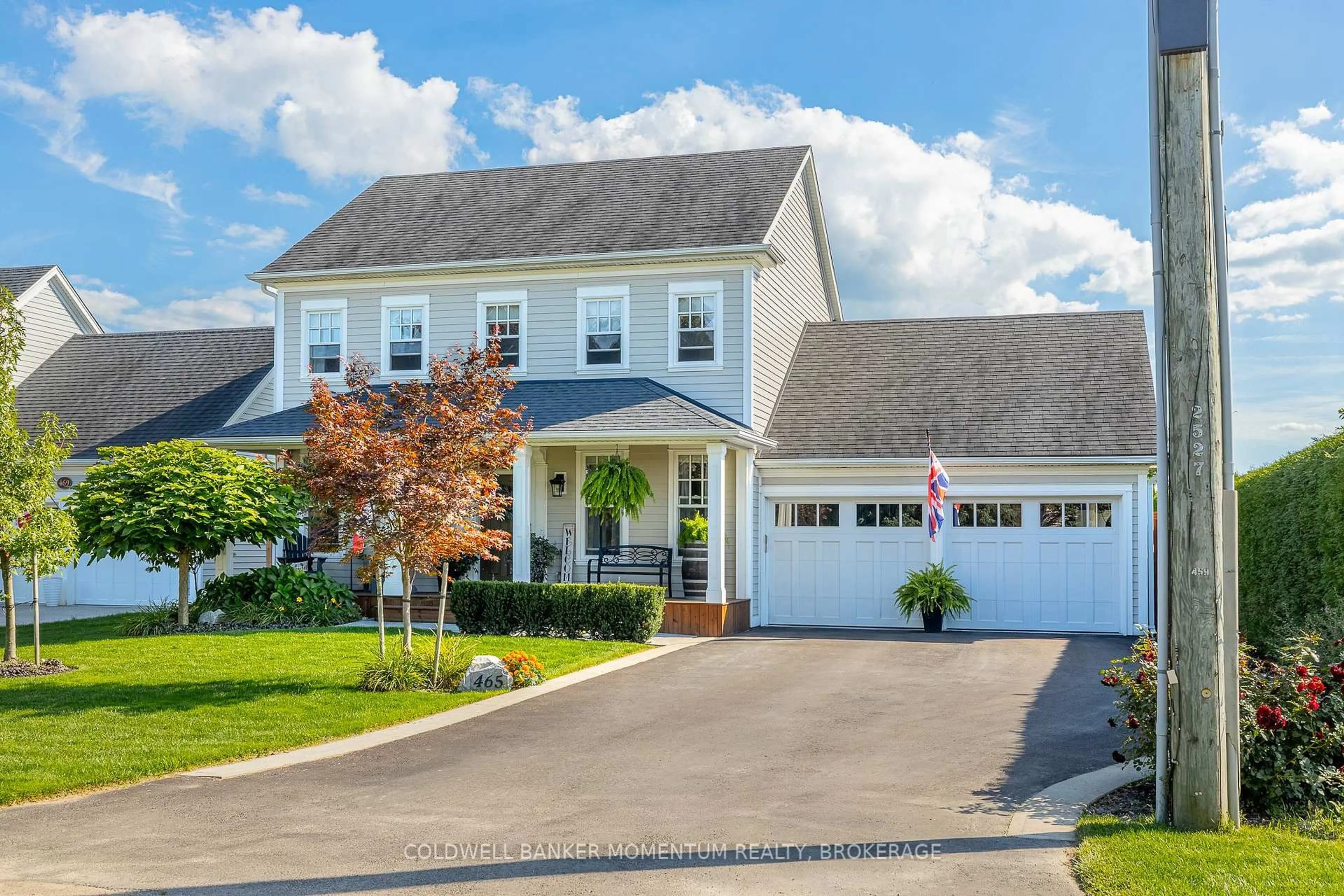 Home with vinyl exterior material, street for 465 LINE 2 Rd, Niagara-on-the-Lake Ontario L0S 1J0