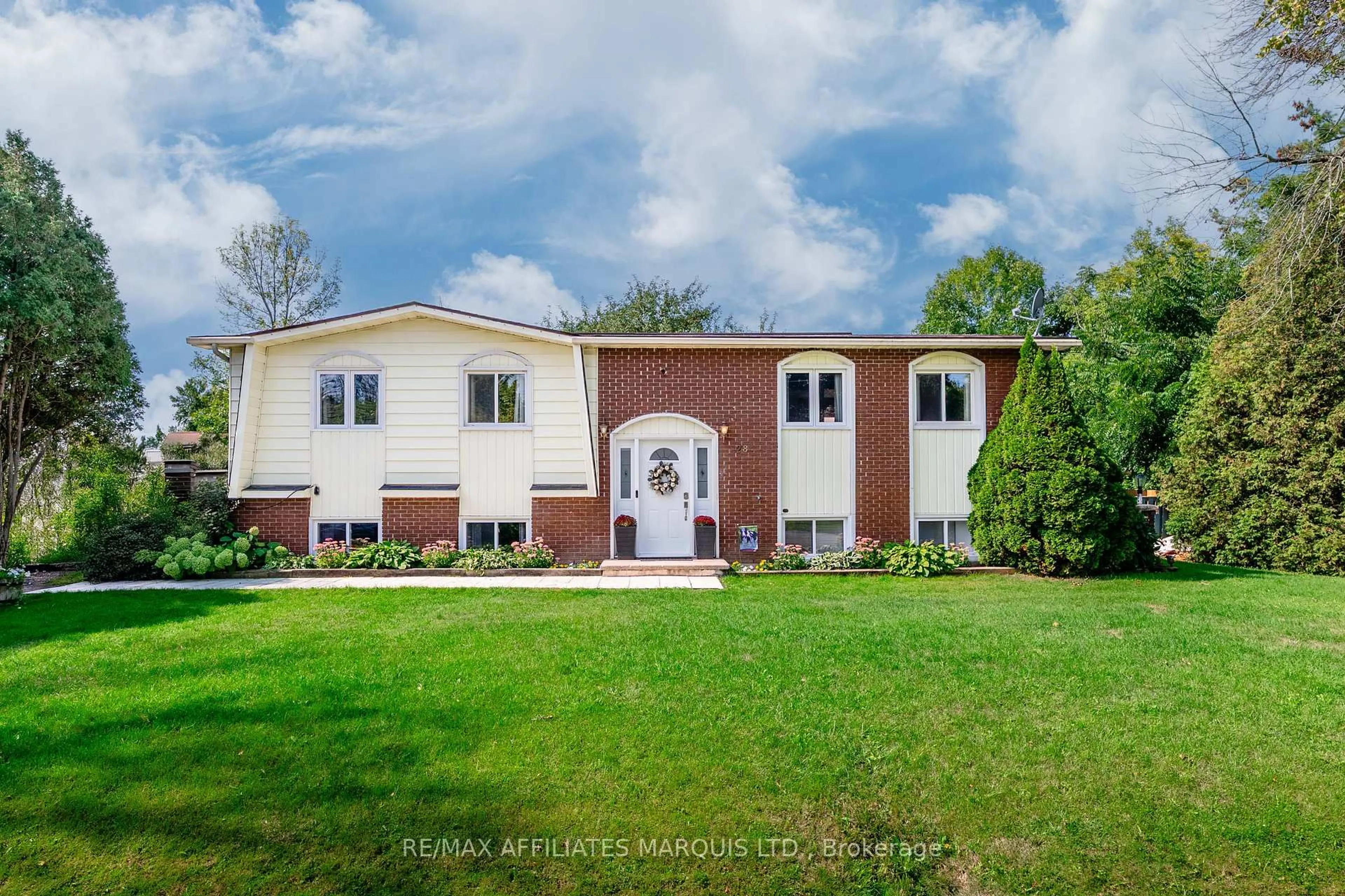 Home with vinyl exterior material, street for 28 Broad St, South Glengarry Ontario K0C 1N0