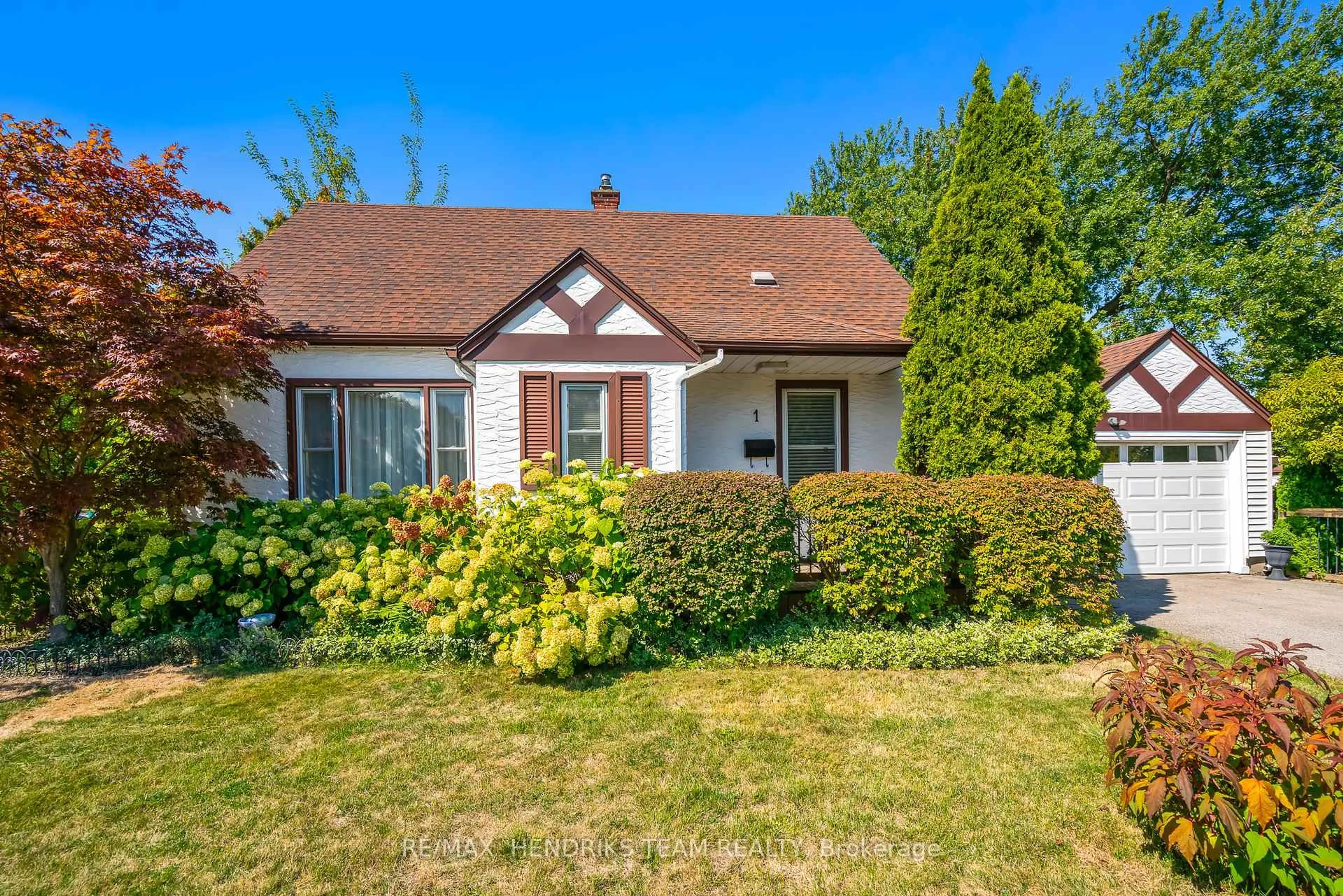 Unknown for 1 Walker Ave, St. Catharines Ontario L2N 3L5