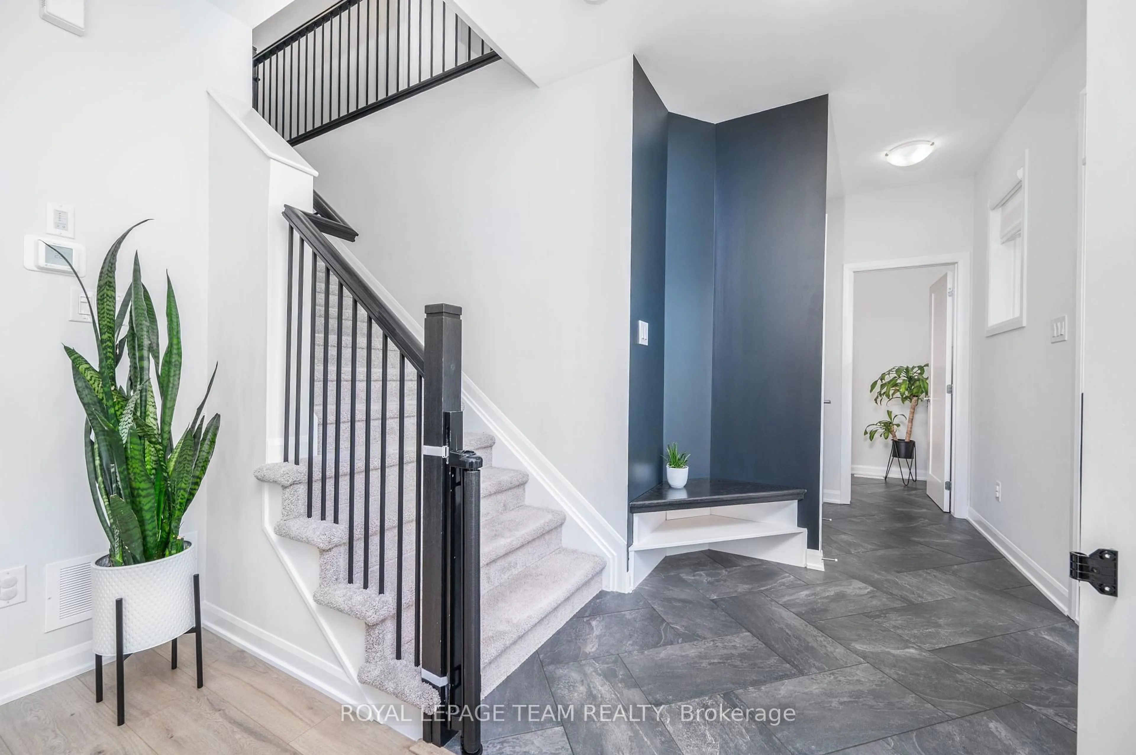 Indoor entryway for 792 Cappamore Dr, Ottawa Ontario K2J 6V6