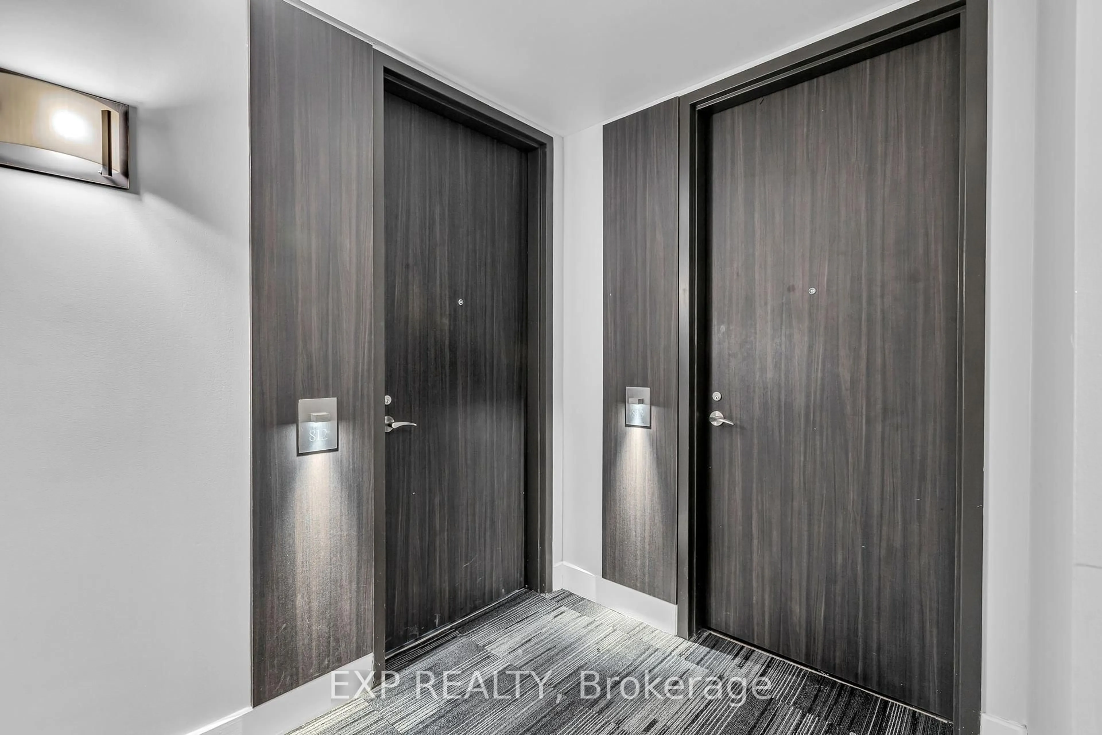 Indoor entryway for 300 Lisgar St #812, Ottawa Ontario K2P 0E2