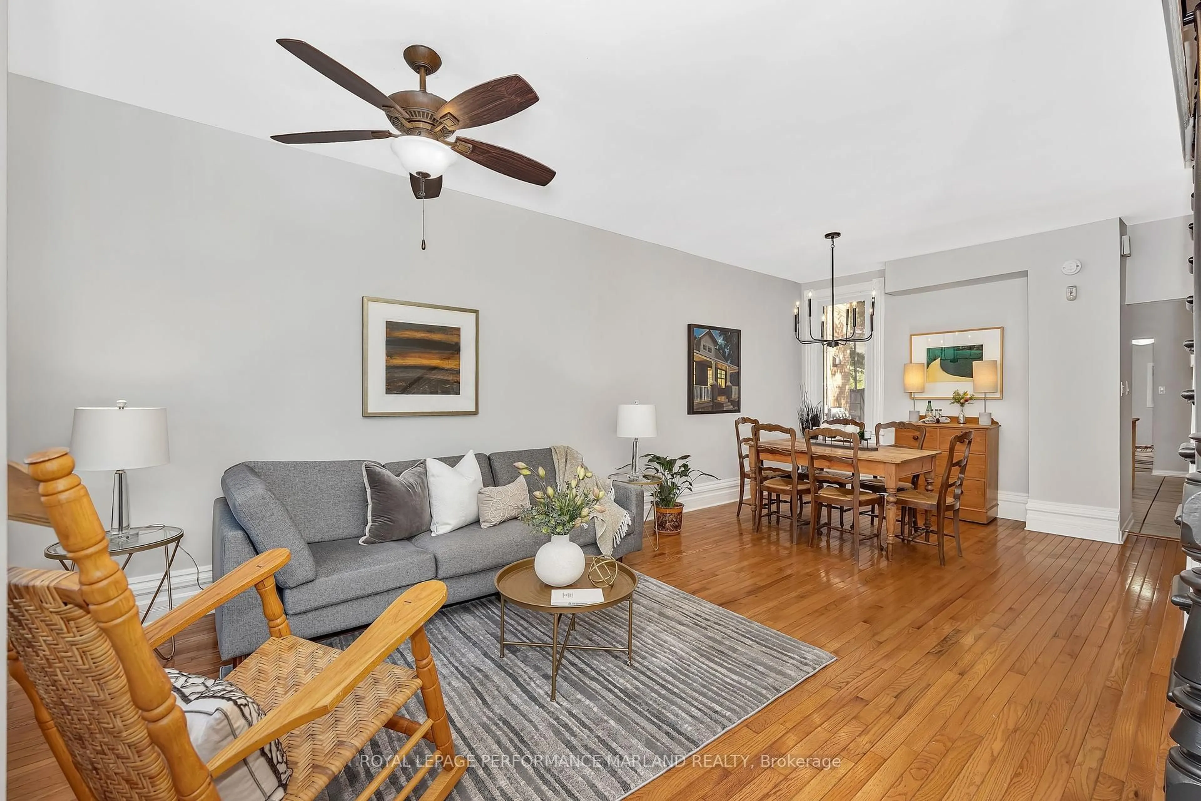 Living room with furniture, unknown for 202 Bolton St, Ottawa Ontario K1N 5B3