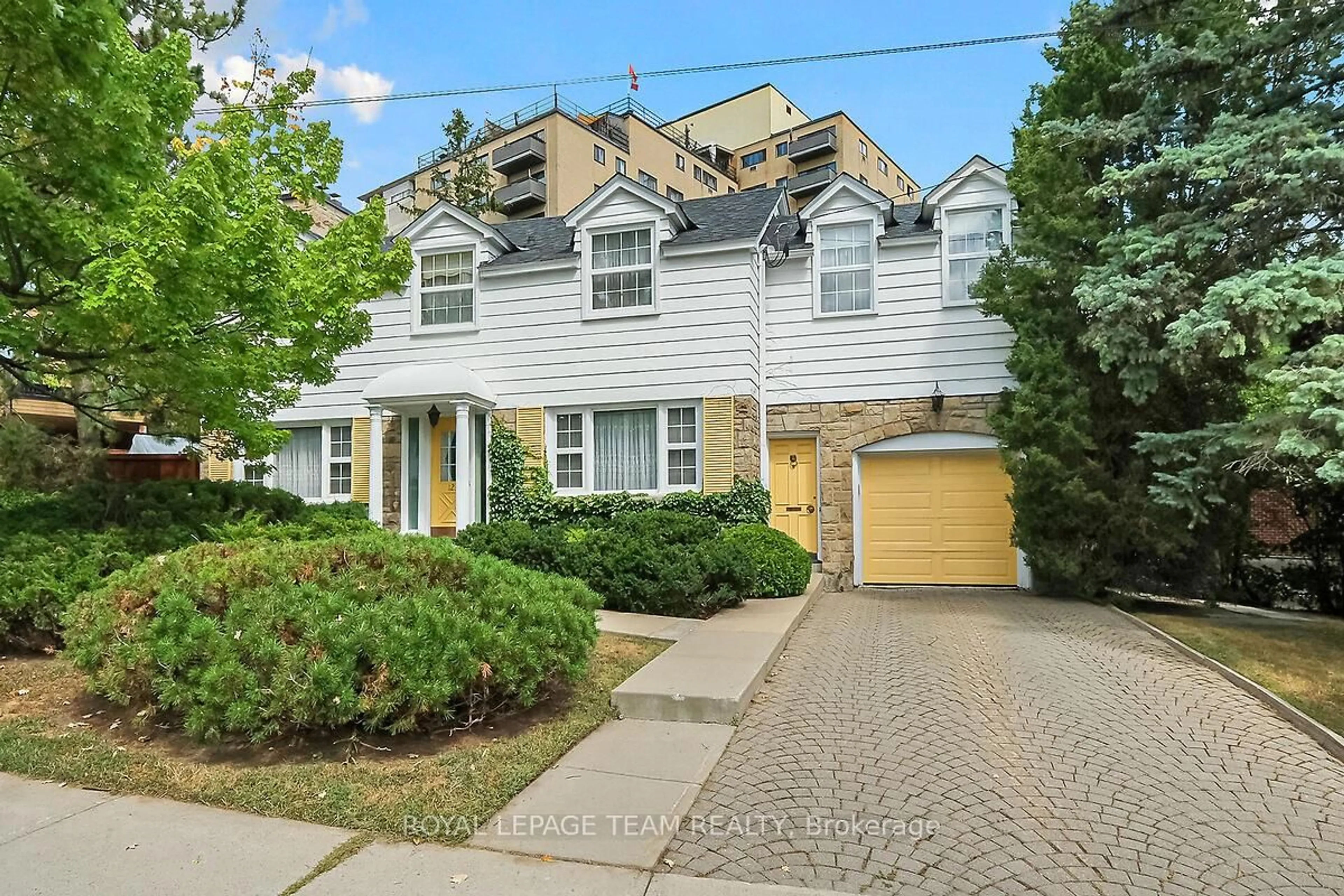 Home with brick exterior material, street for 123 Ivy Cres, Ottawa Ontario K1M 1Y1