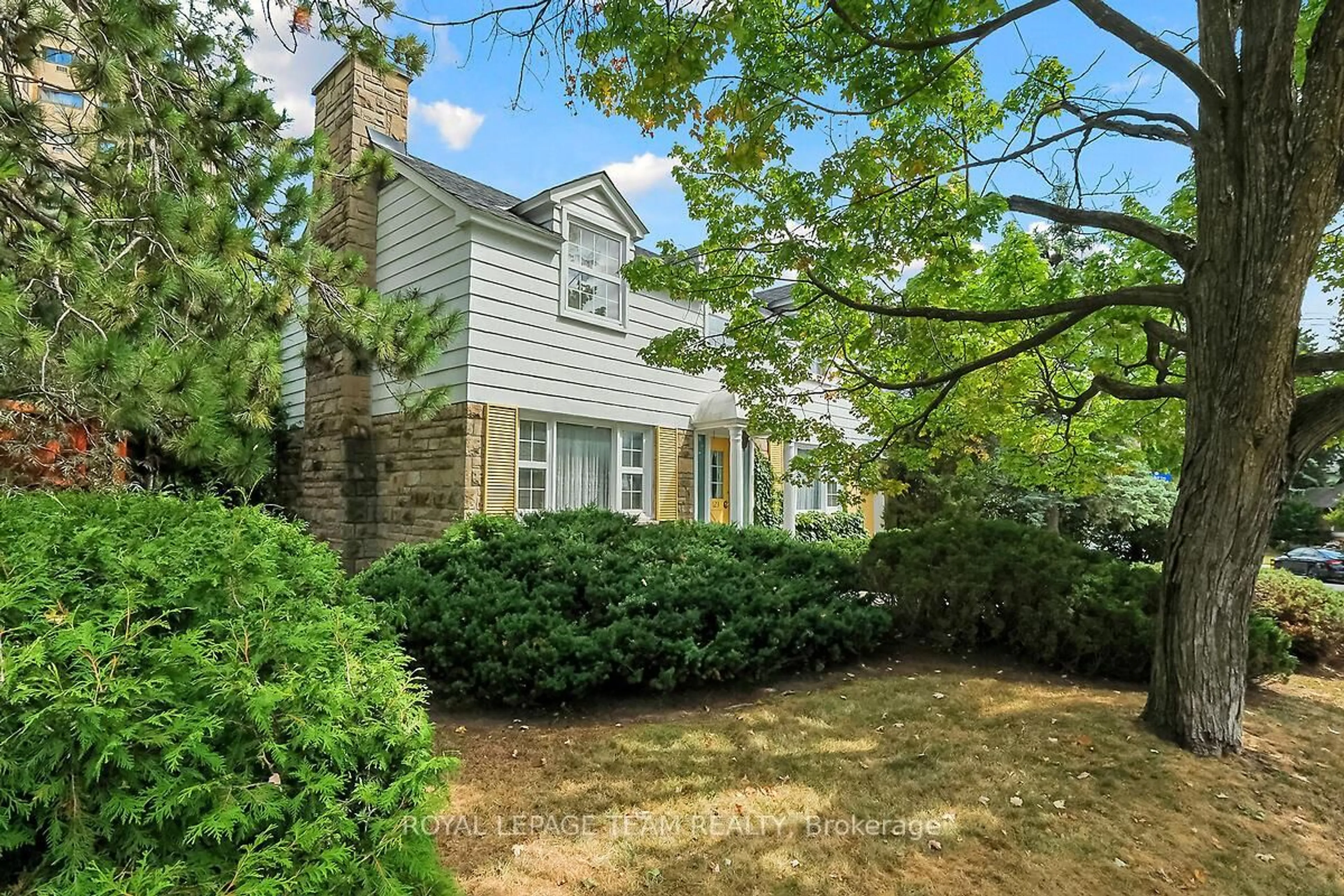 Unknown for 123 Ivy Cres, Ottawa Ontario K1M 1Y1