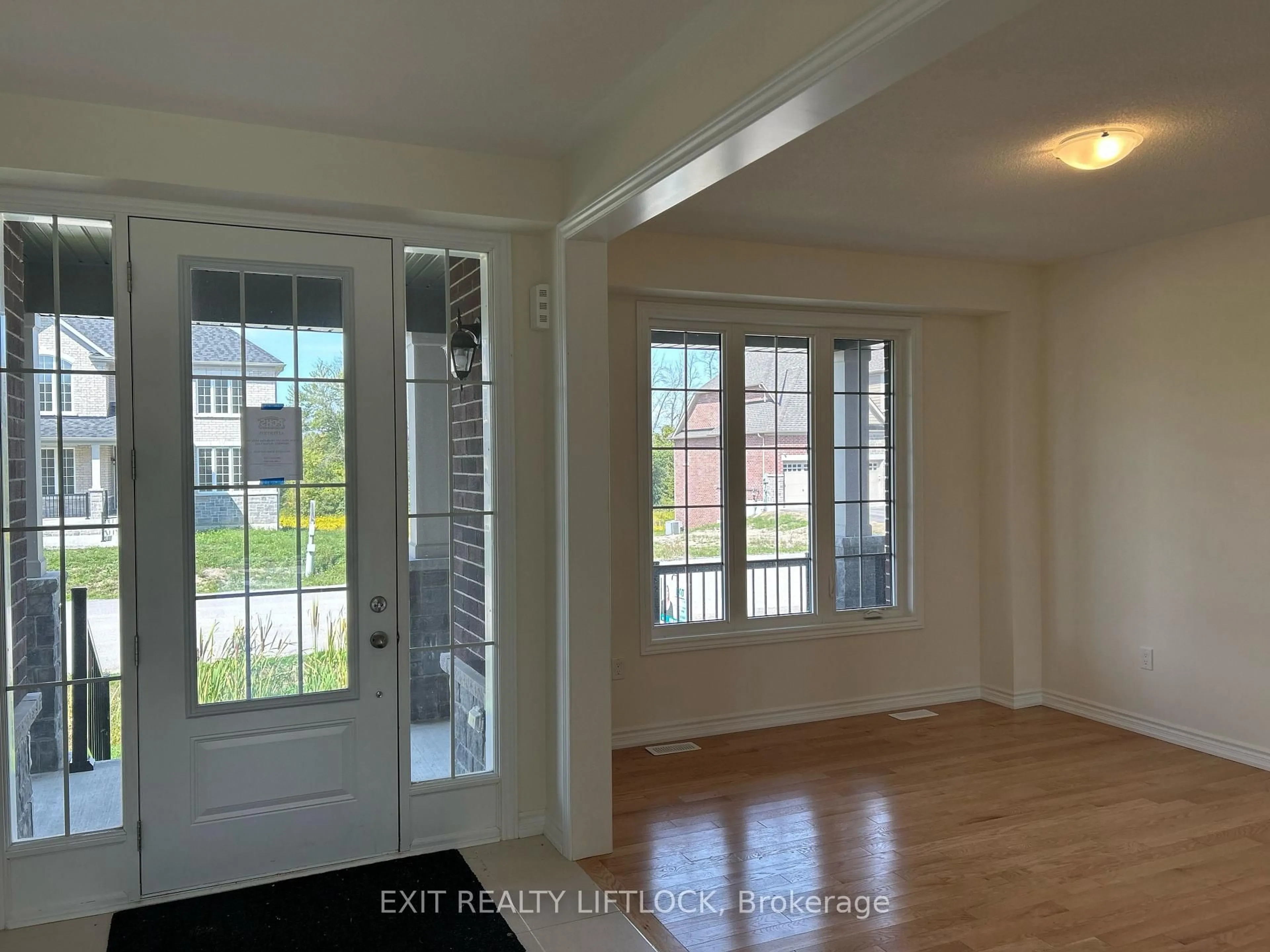 Indoor entryway for 61 Golden Meadows Dr, Otonabee-South Monaghan Ontario K9J 0K8