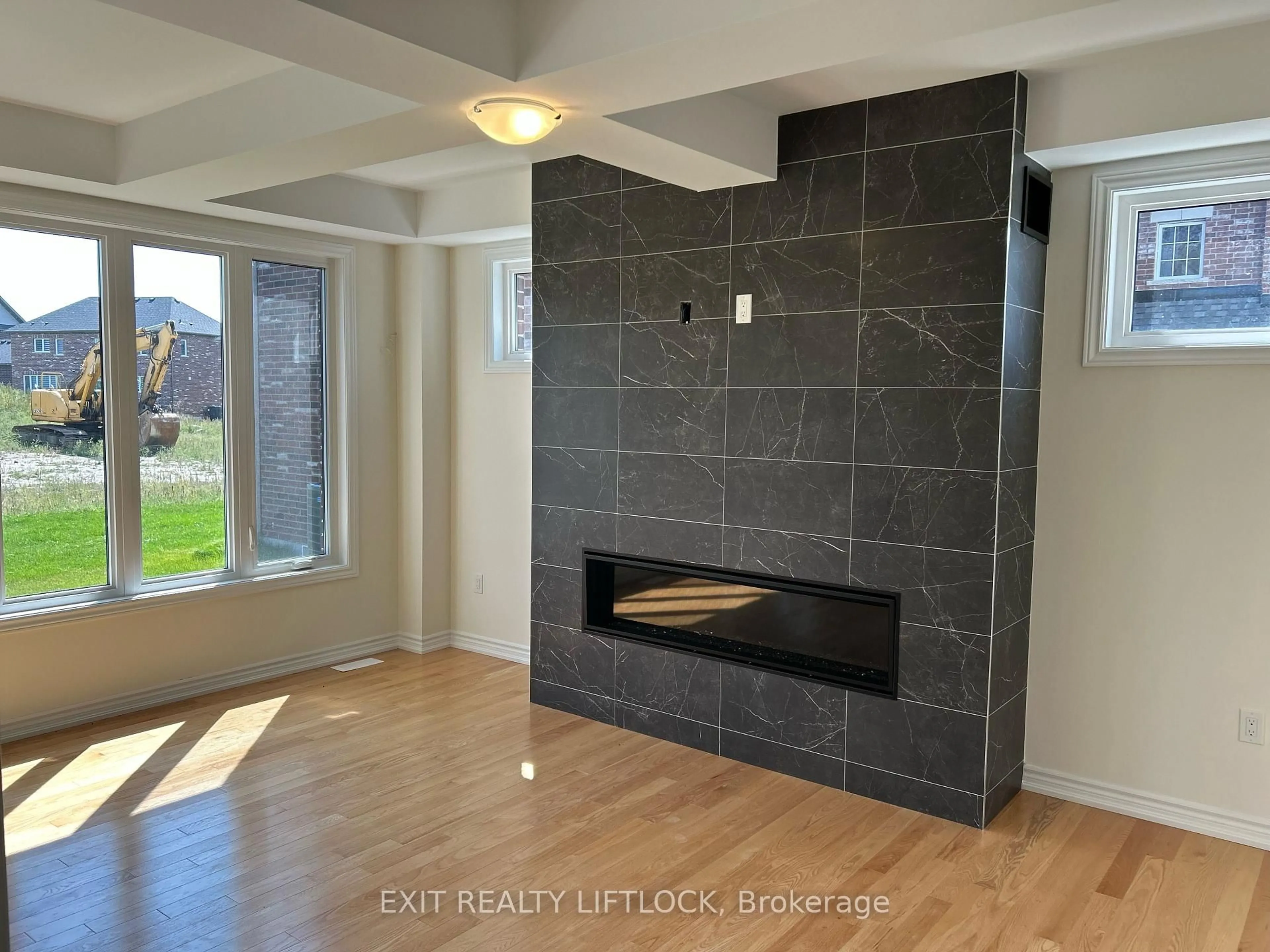Indoor entryway for 61 Golden Meadows Dr, Otonabee-South Monaghan Ontario K9J 0K8