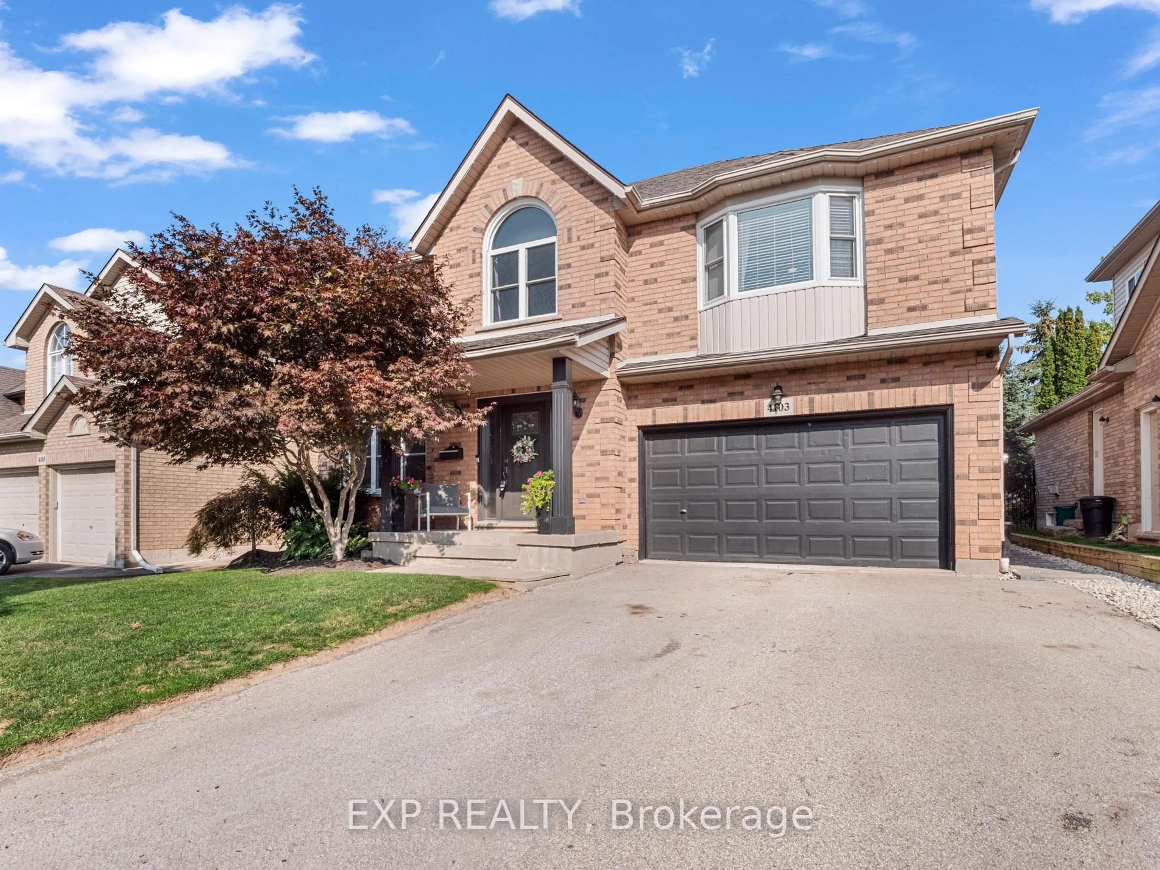 Home with brick exterior material, street for 4103 Highland Park Dr, Lincoln Ontario L0R 1B7