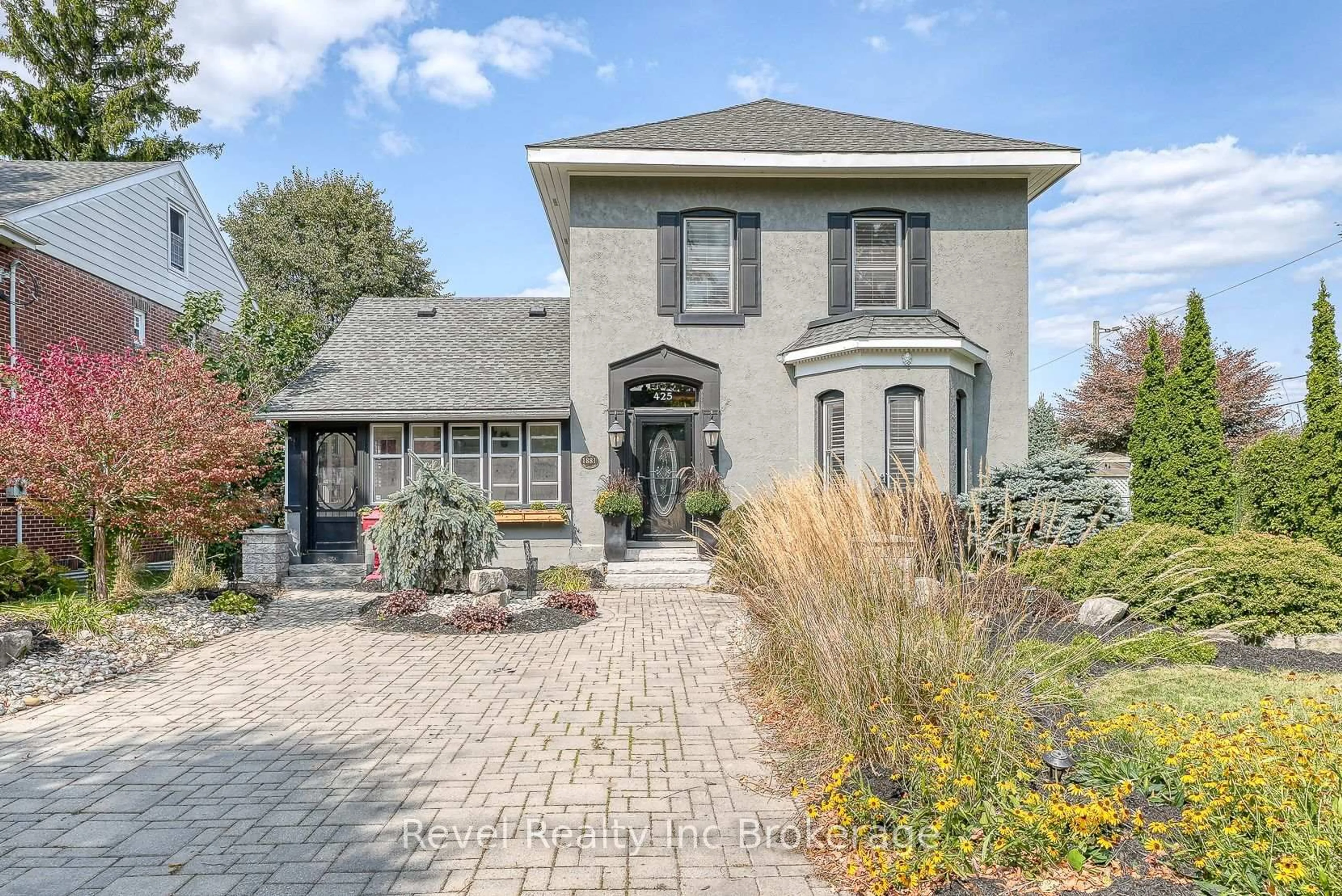 Home with brick exterior material, street for 425 Ingersoll Ave, Woodstock Ontario N4S 4X4