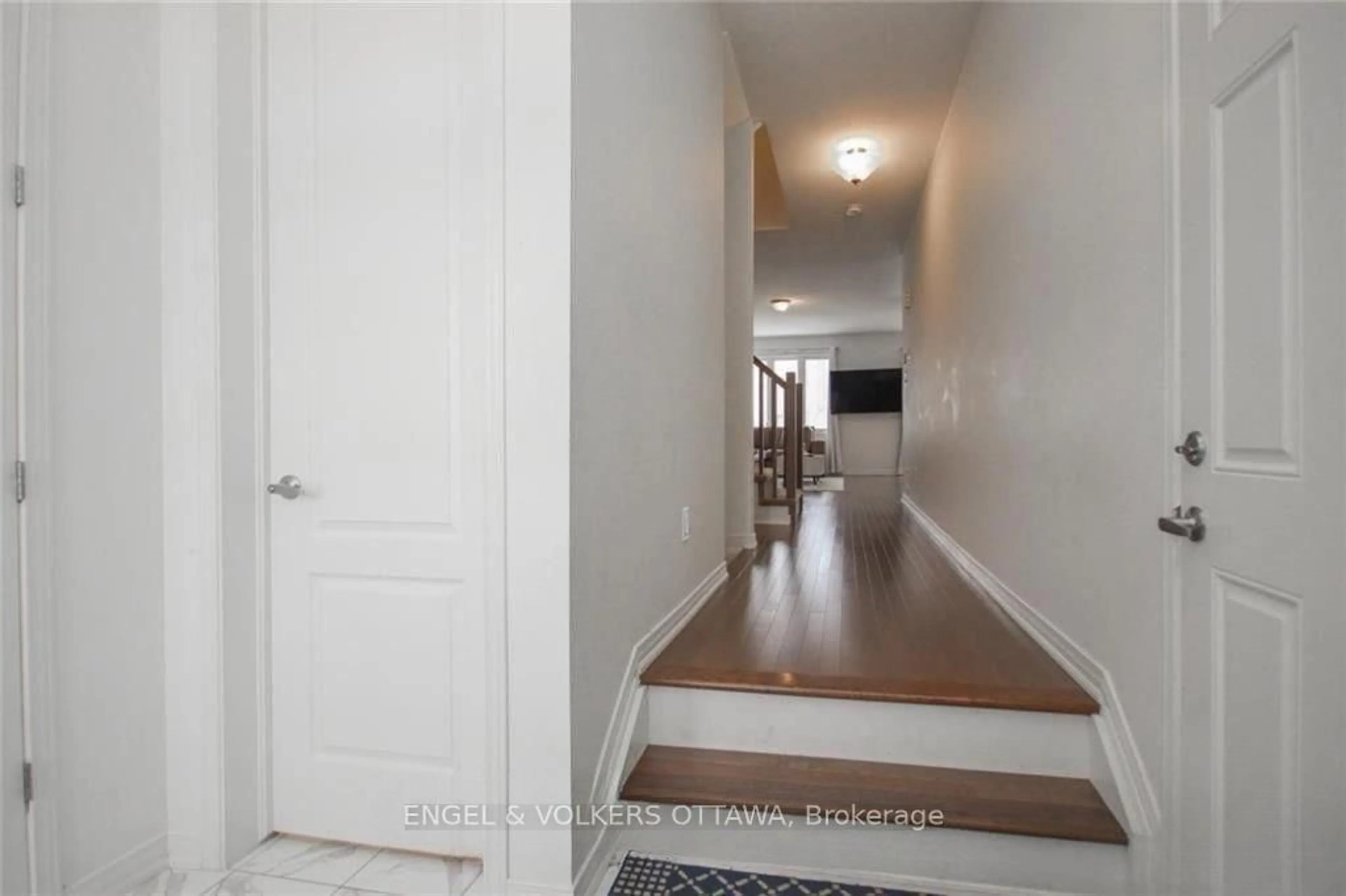 Unknown for 507 Tulip Tree Way, Ottawa Ontario K1W 0L8