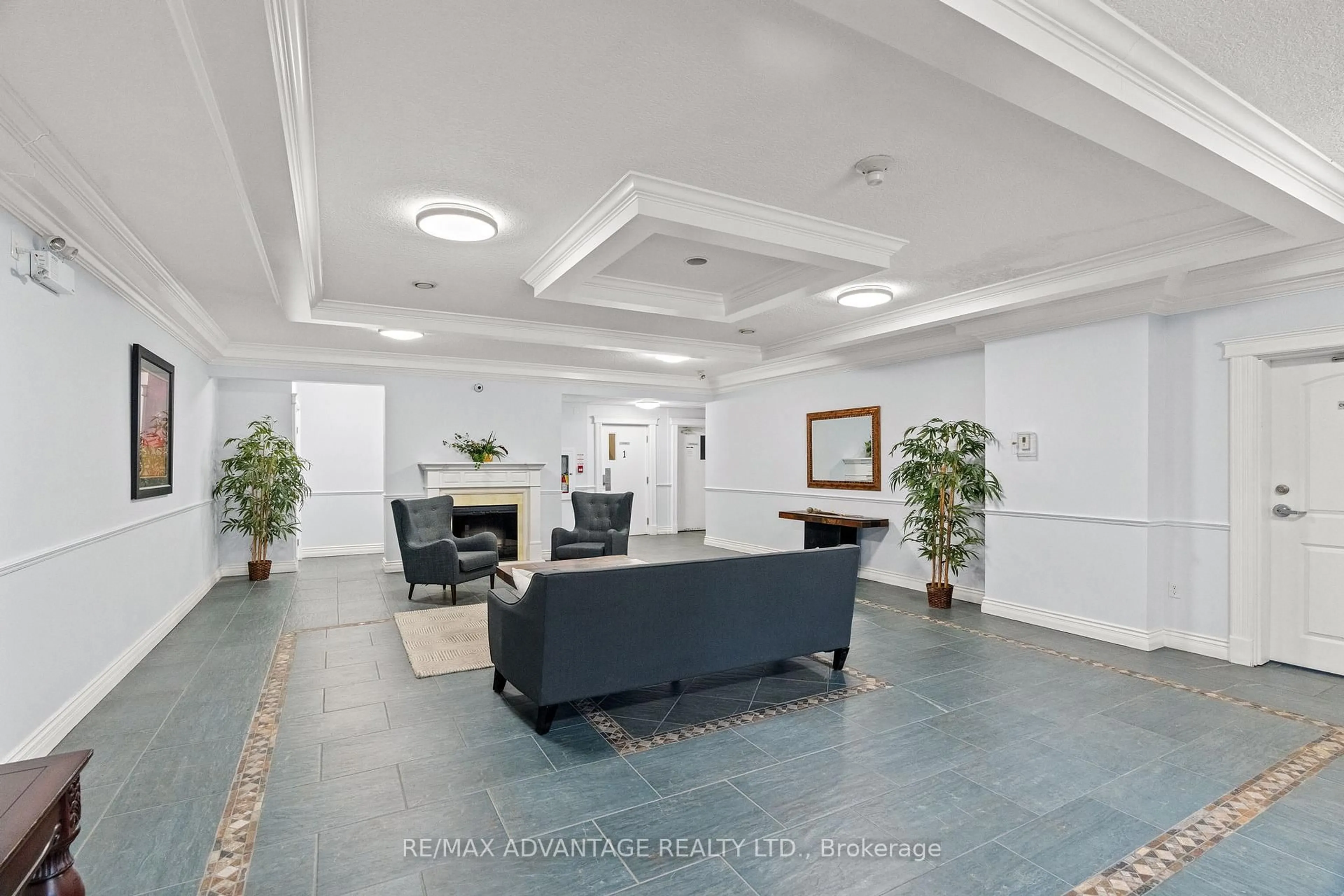 Lobby for 435 Colborne St #301, London East Ontario N6B 2T2