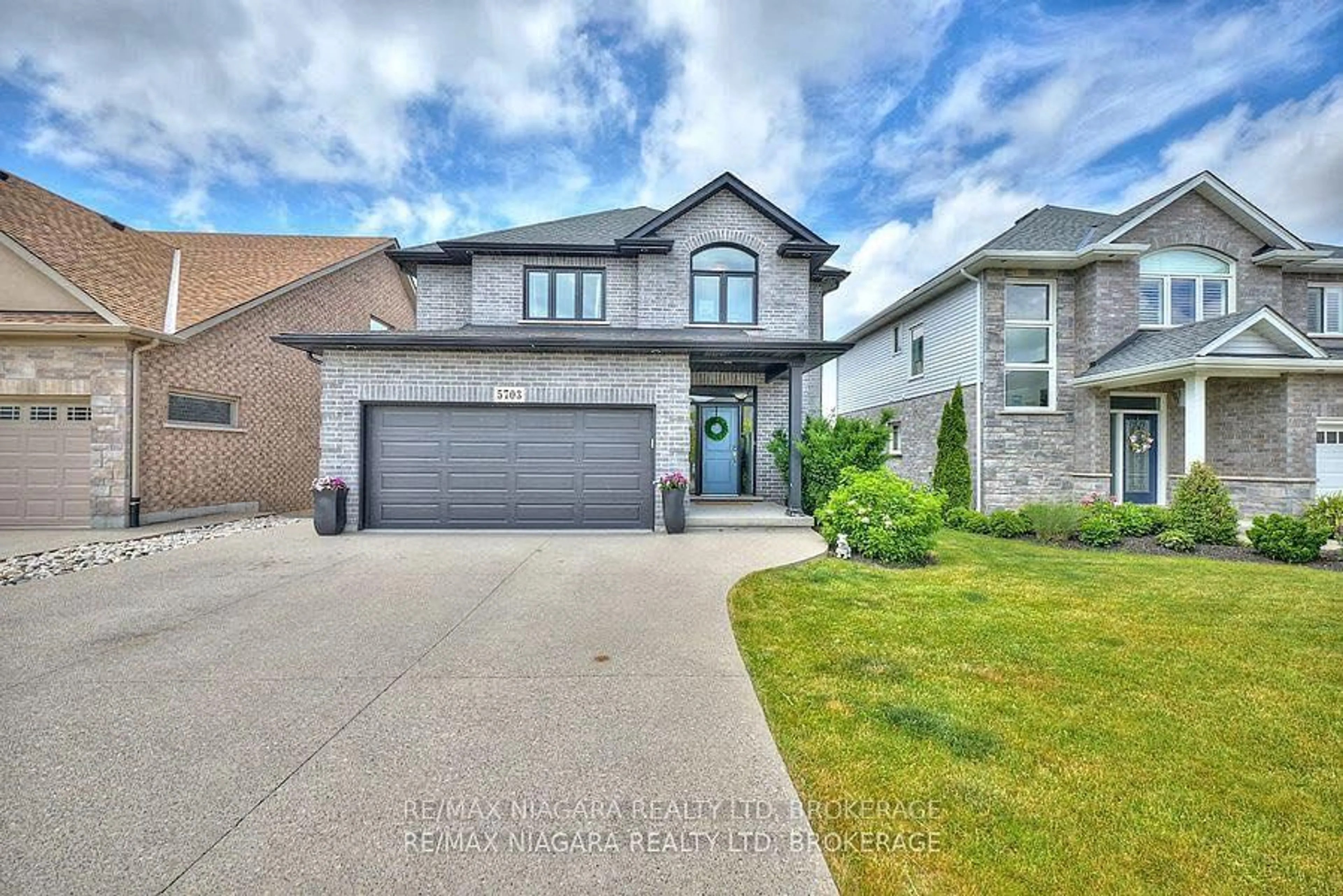 Home with brick exterior material, street for 5703 Osprey Ave, Niagara Falls Ontario L2H 0M2