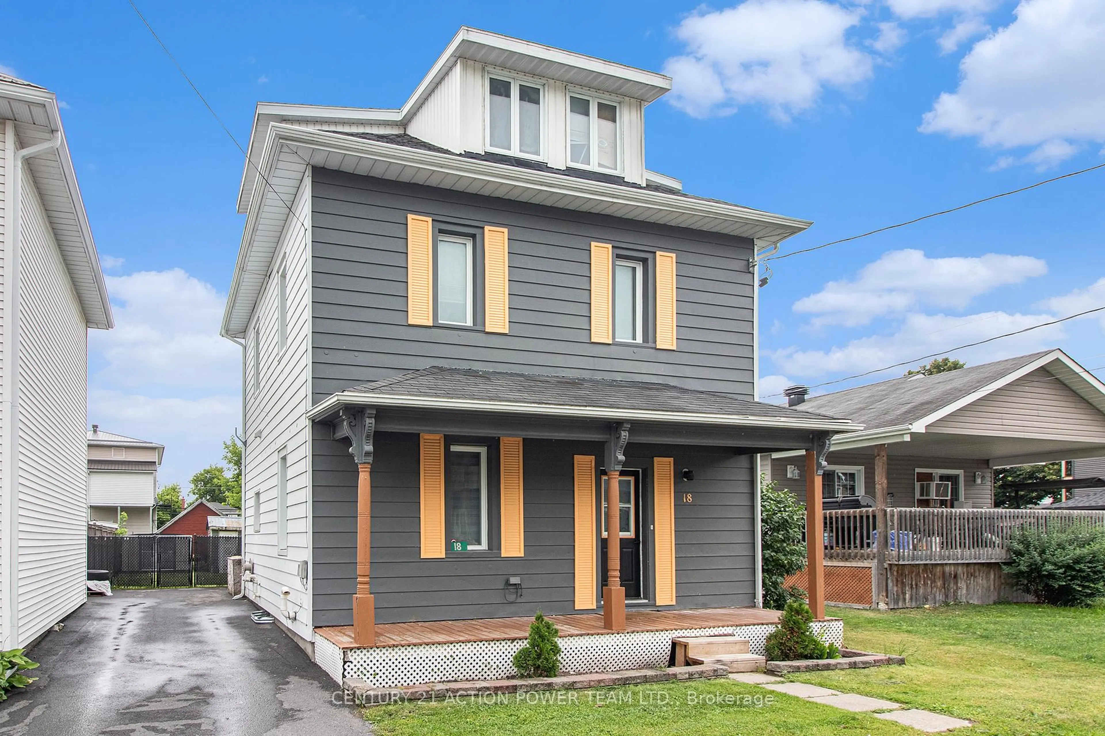 Home with brick exterior material, street for 18 George St George St St, North Stormont Ontario K0A 1R0