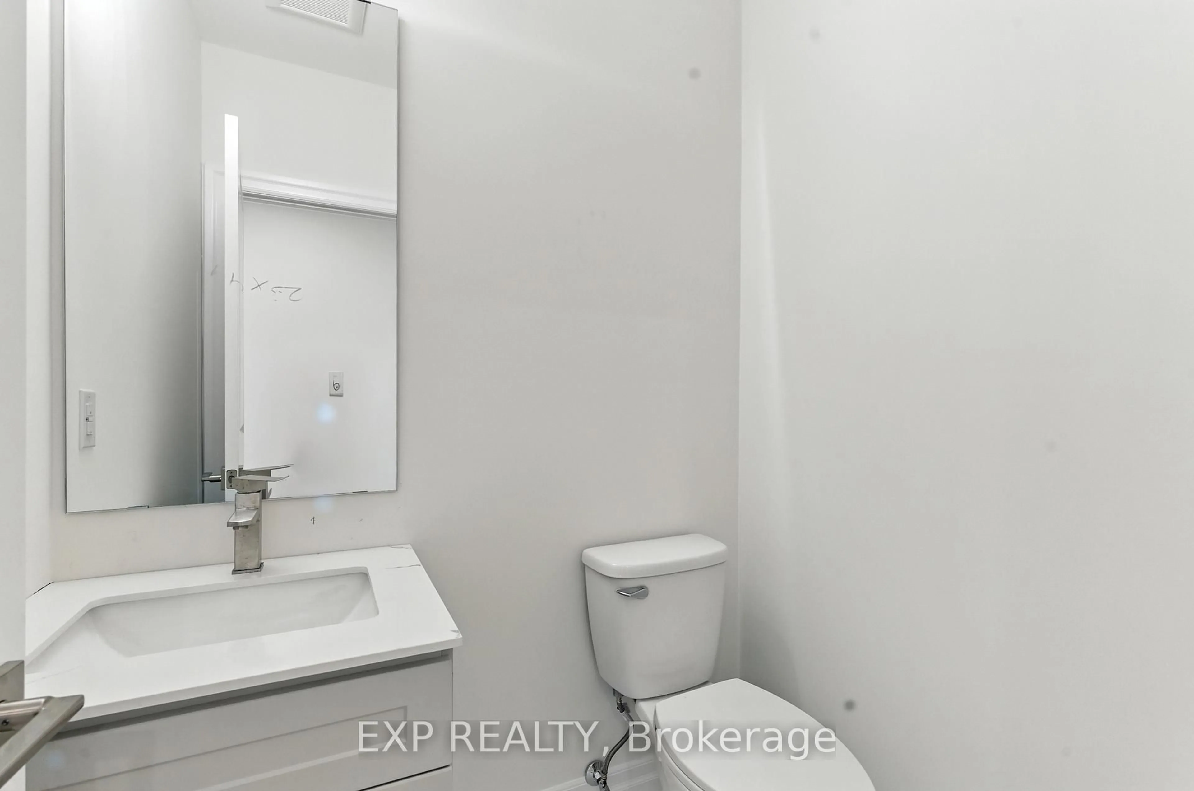 Standard bathroom, unknown for 116 Forks Rd, Welland Ontario L3B 5K5