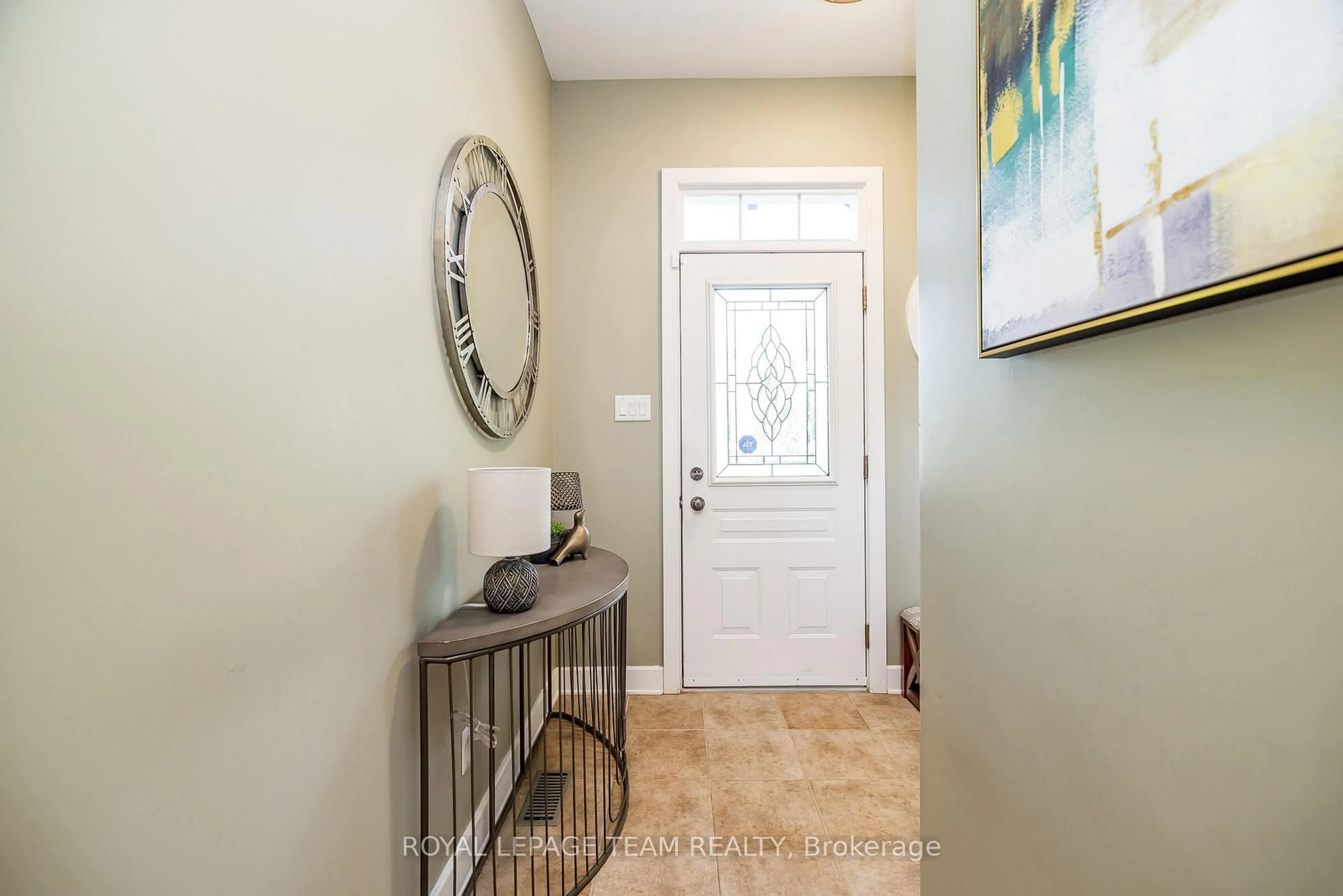 Indoor entryway for 19 Turtle Point Private, Kanata Ontario K2K 3P1