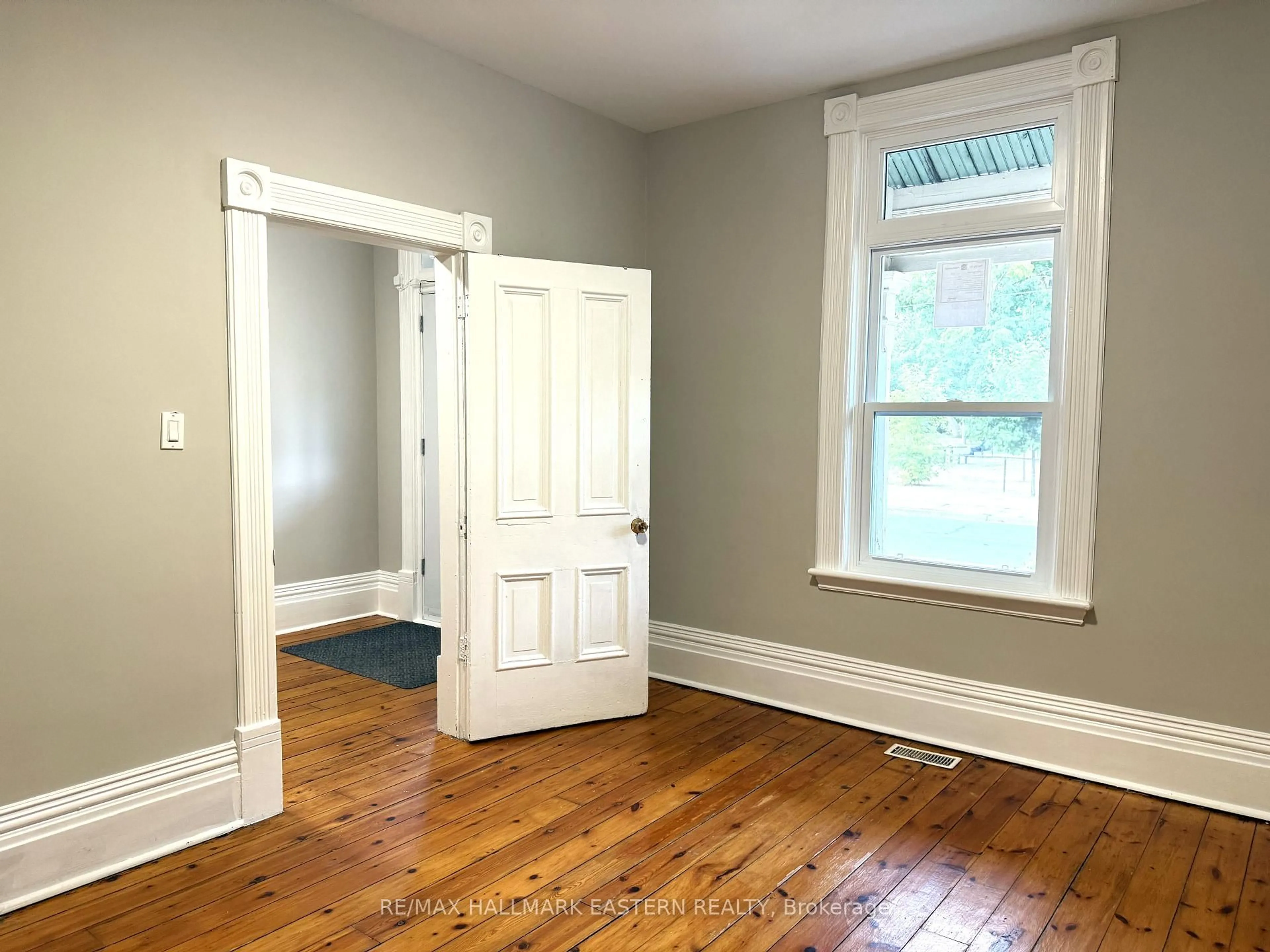 A pic of a room for 215 Stewart St, Peterborough Ontario K9J 3M6