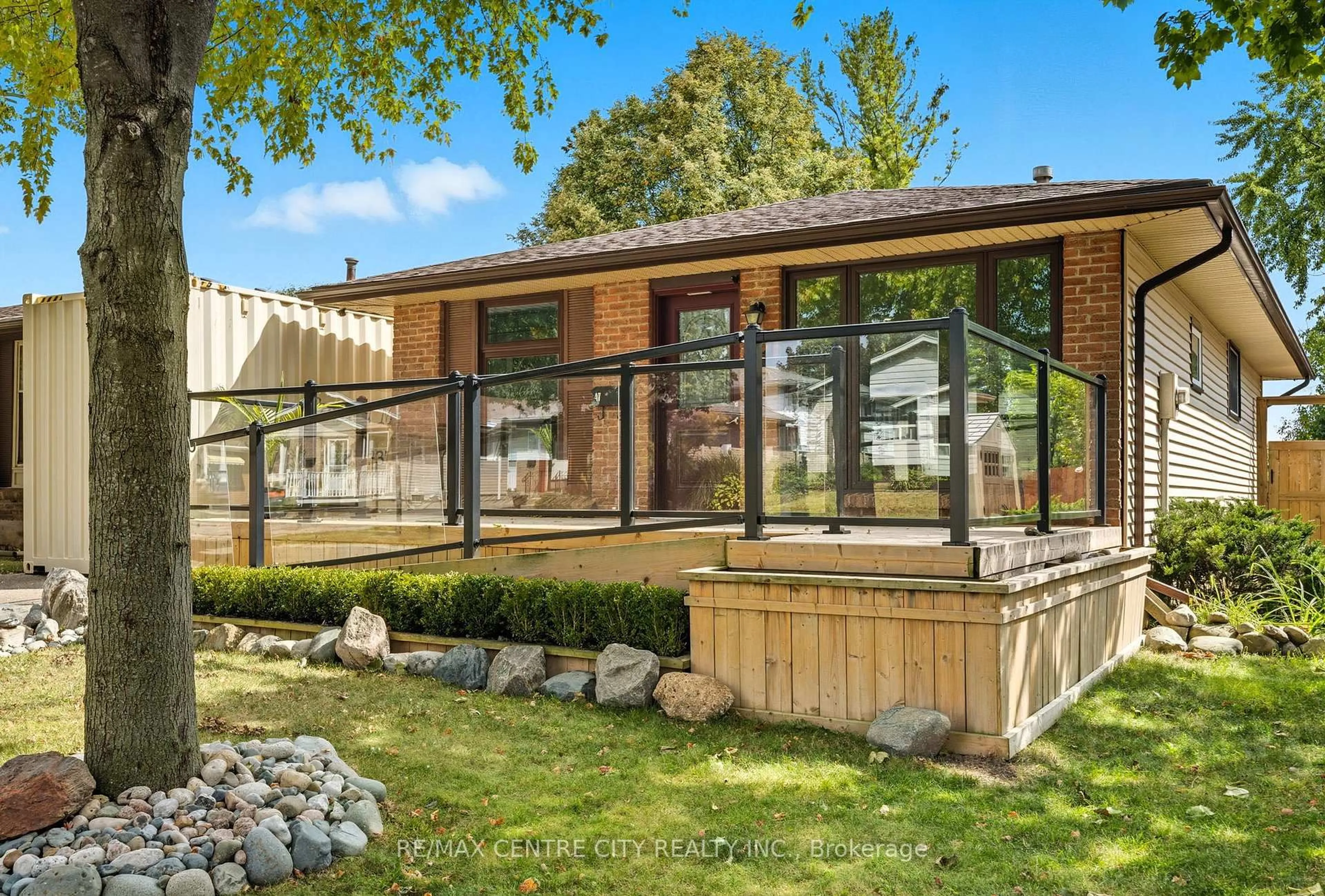 Home with vinyl exterior material, mountain view for 47 Patience Cres, London South Ontario N6E 2K7