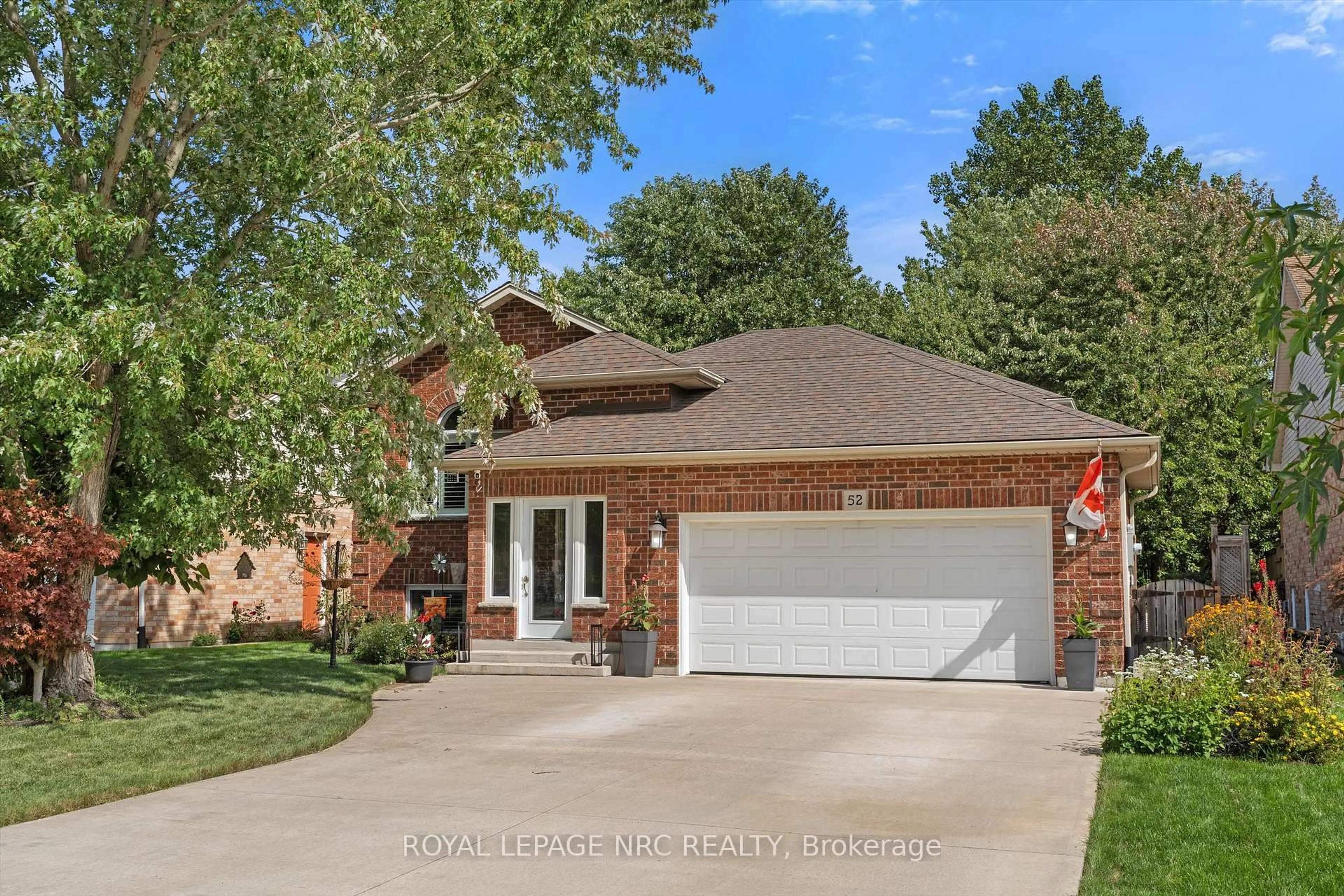 Home with brick exterior material, street for 52 Thorold Ave, Thorold Ontario L0S 1K0