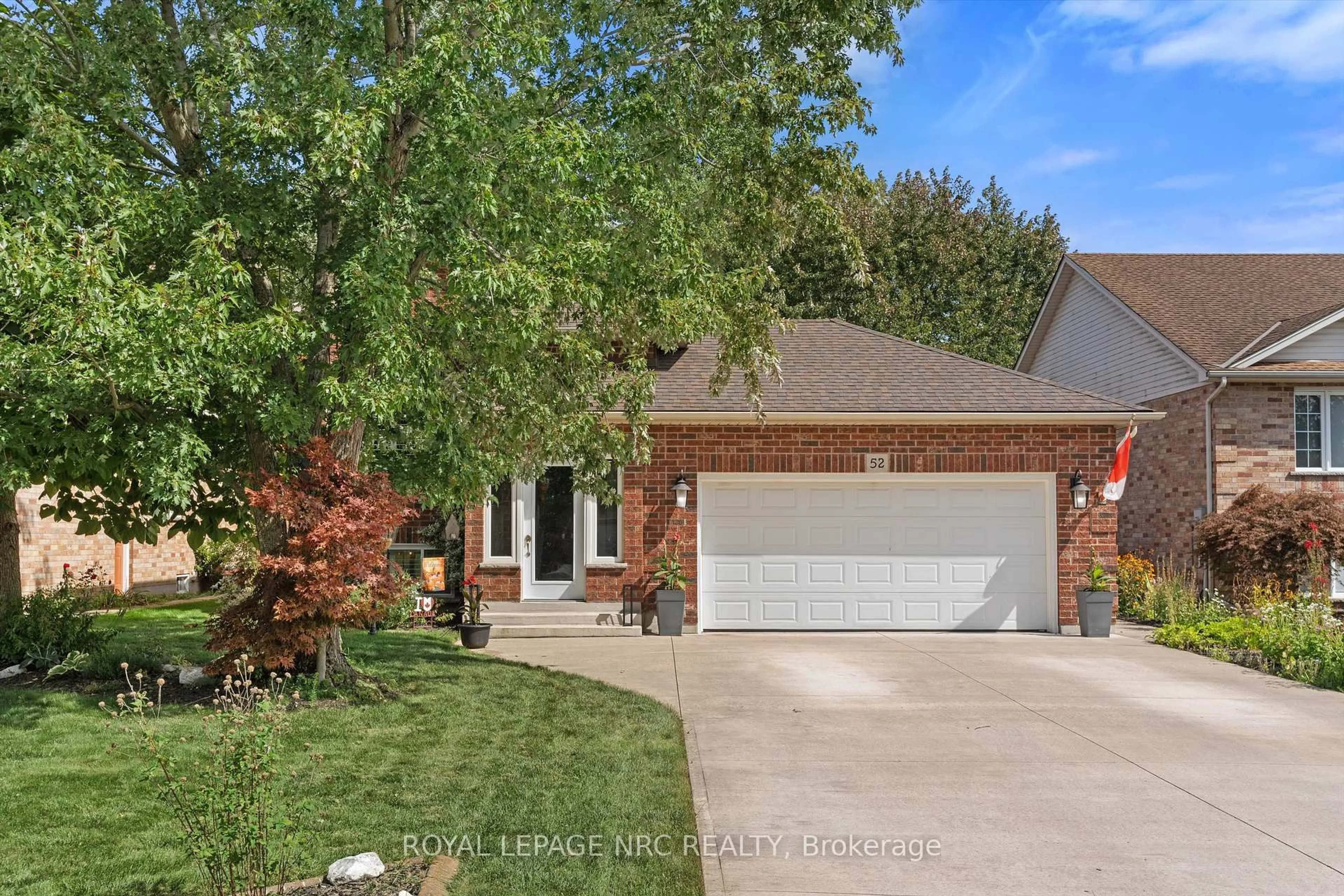 Home with brick exterior material, street for 52 Thorold Ave, Thorold Ontario L0S 1K0