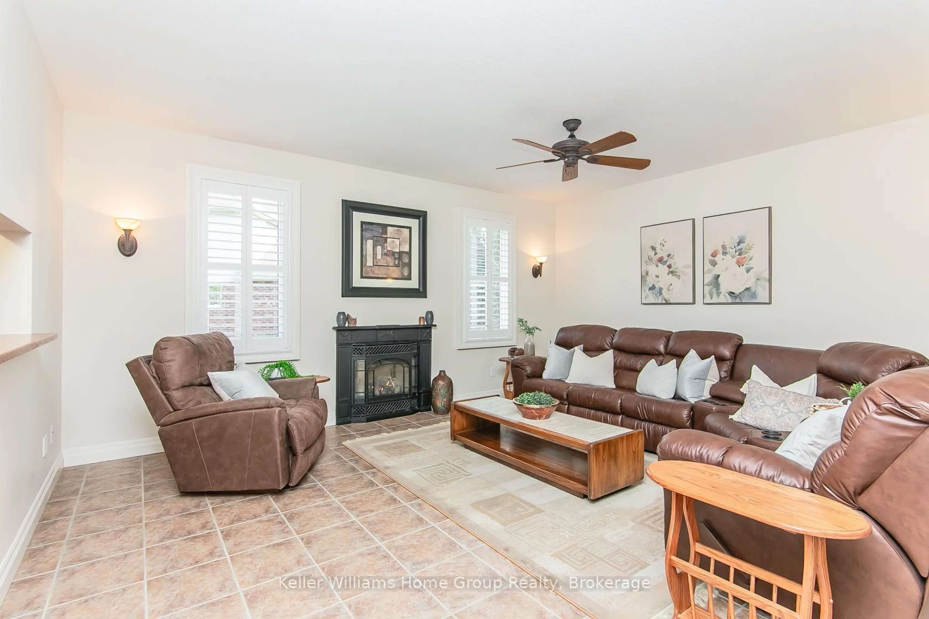 Living room with furniture, ceramic/tile floor for 15 Keys Cres, Guelph Ontario N1G 5H9